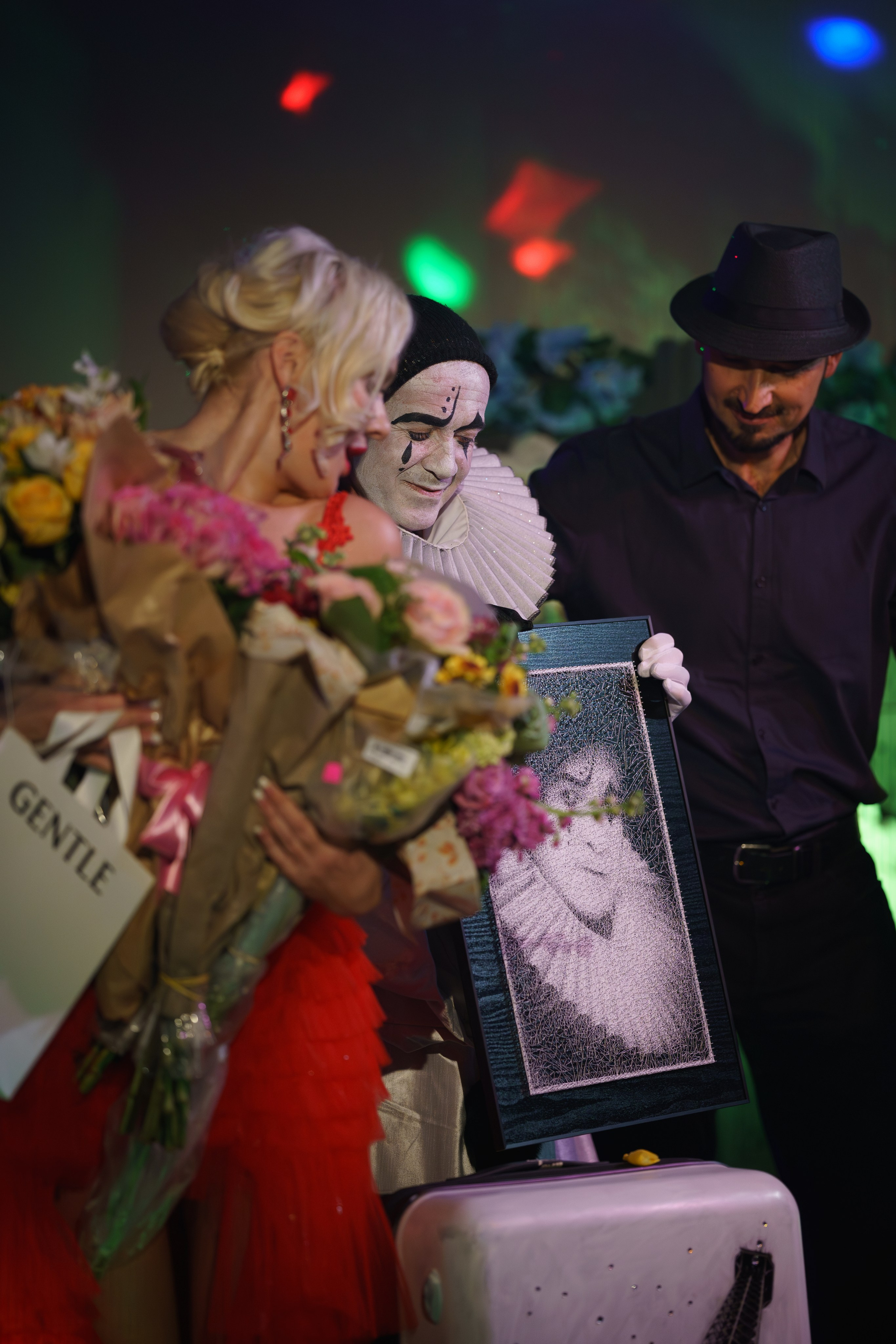 Show Mon Paris by Yelena Neva. Tatiana Smirnova — Photographer