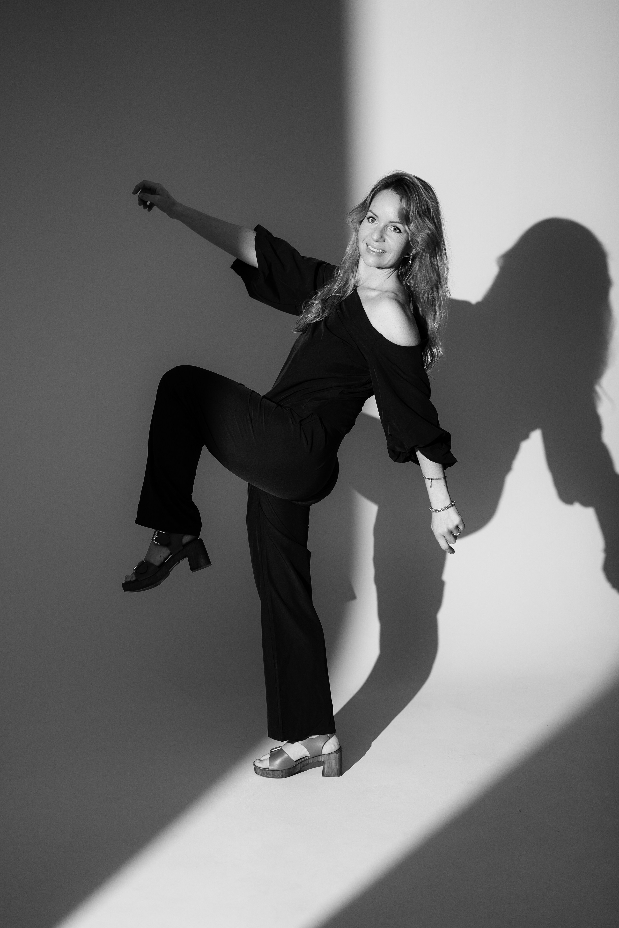 Personal Photoshoot in Abu Dhabi — Portraits That Reflect You. Mariia Safronova is your photographer in Abu Dhabi and Dubai