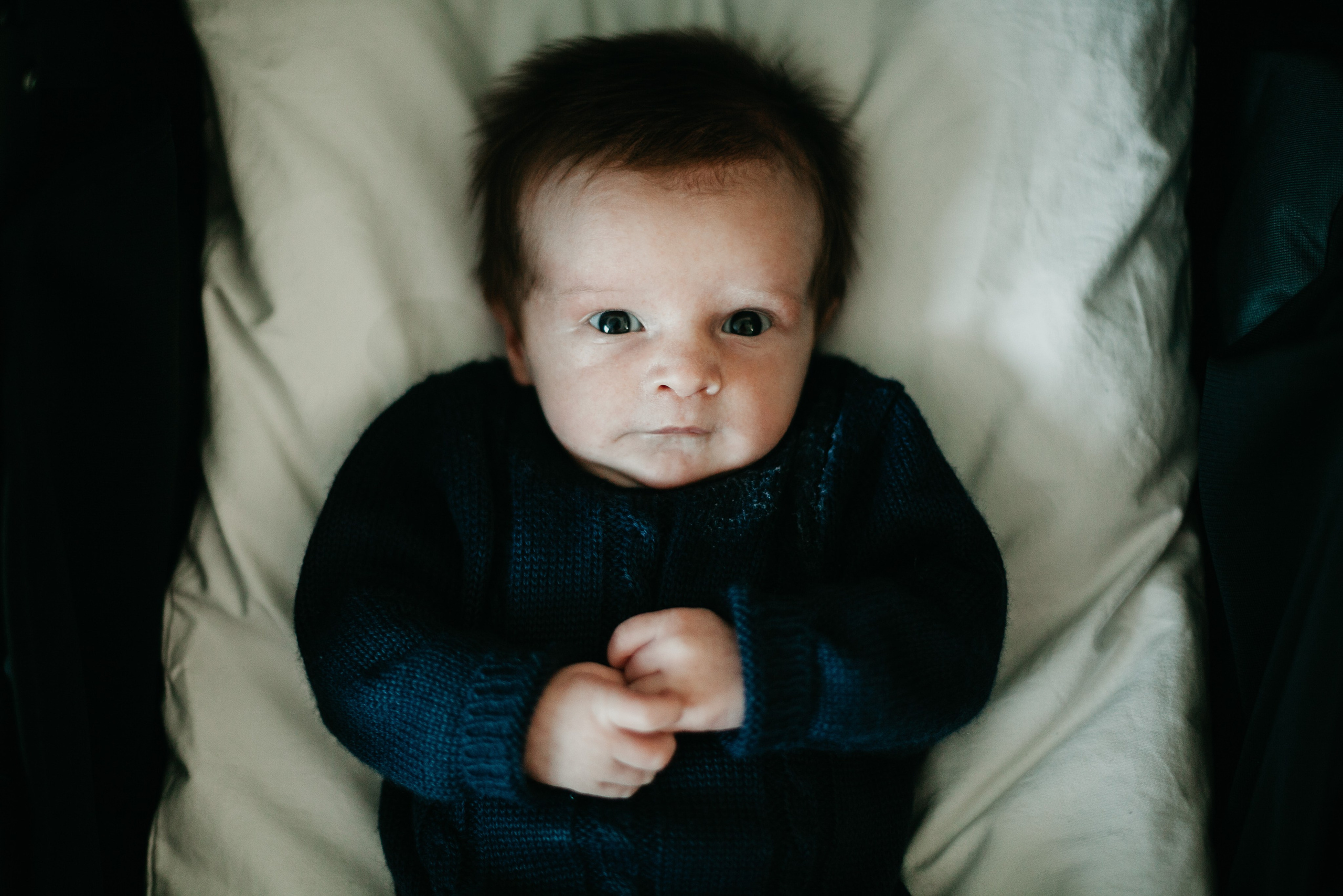 Bebê em casa. Fotógrafa de família