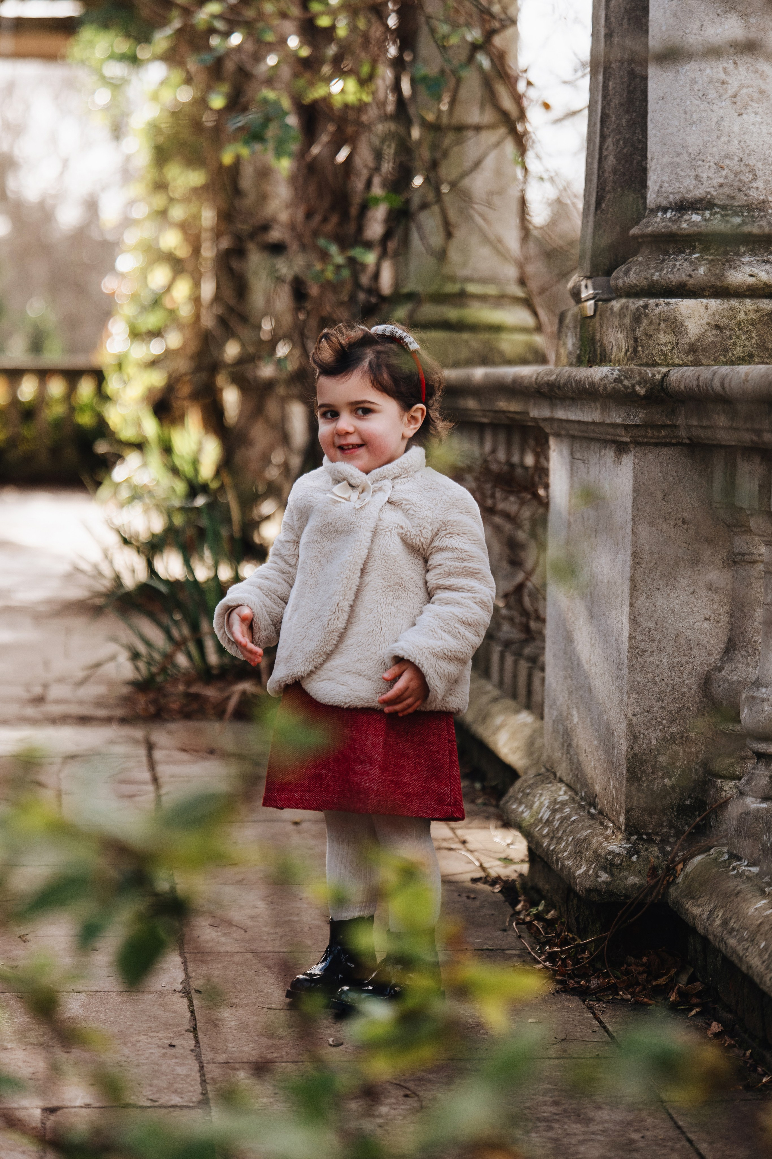 Сhild photoshoot in London’s The Hill Garden and Pergola. Wedding and family photographer in London