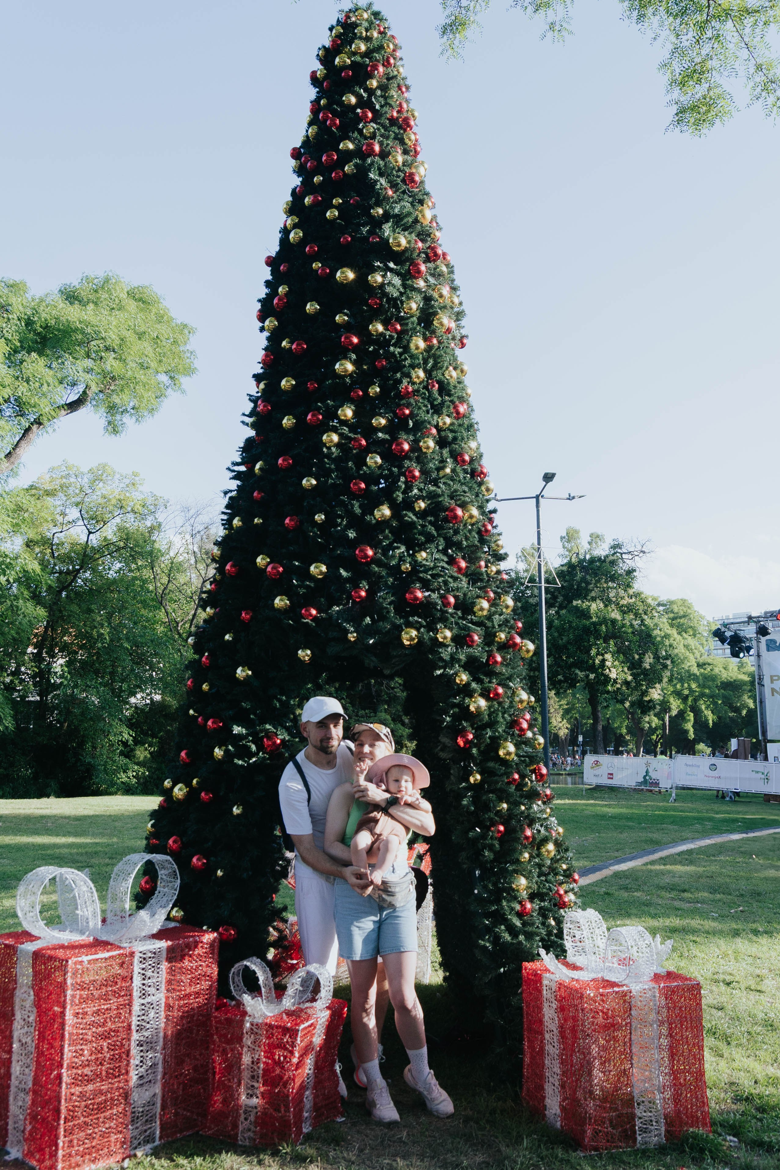 The day they turned one. Photographer @elmirkami in the city of Buenos Aires