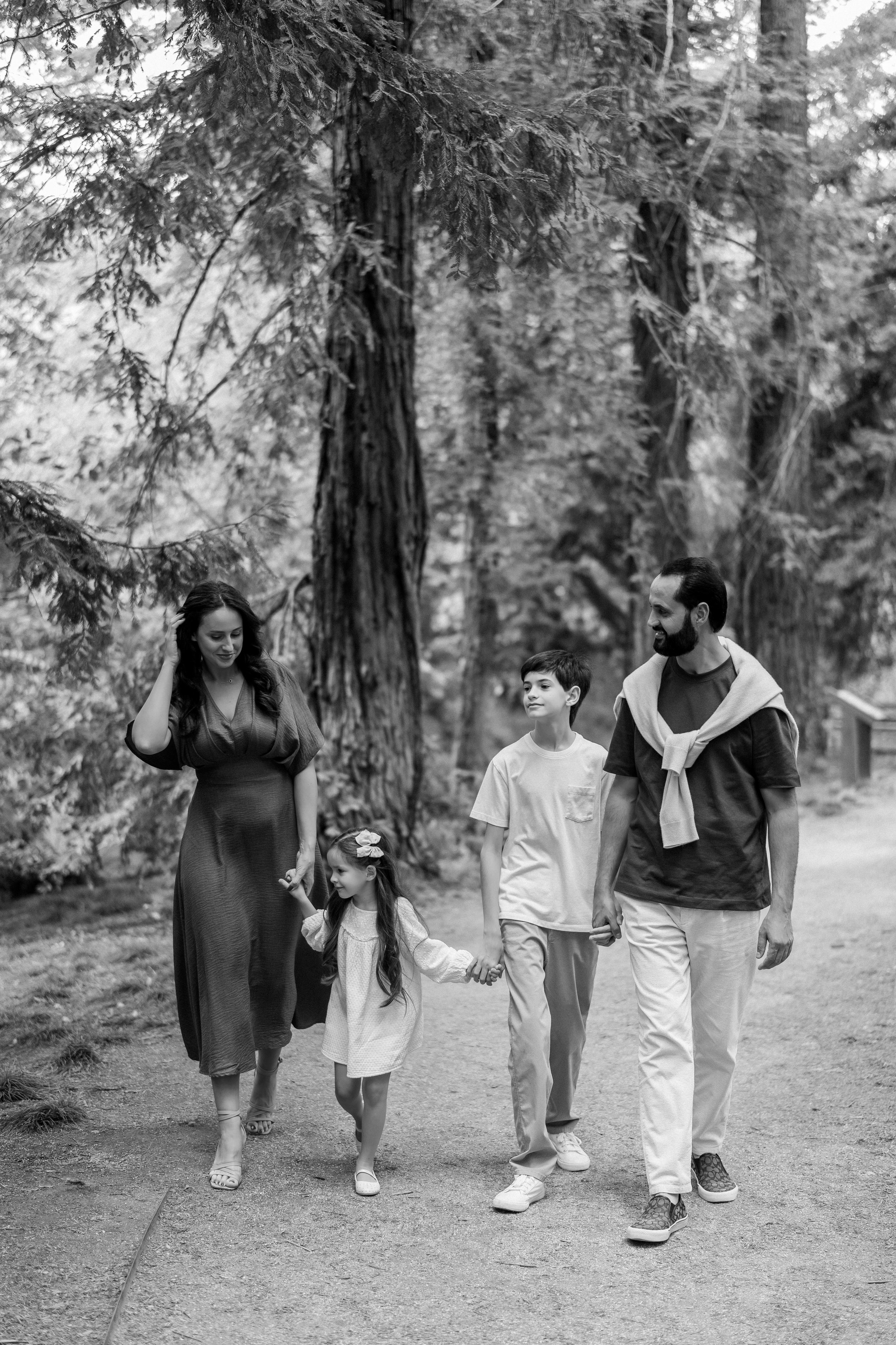 Mikhailov family. Family photographer in Sacramento | Sofia Pavenko