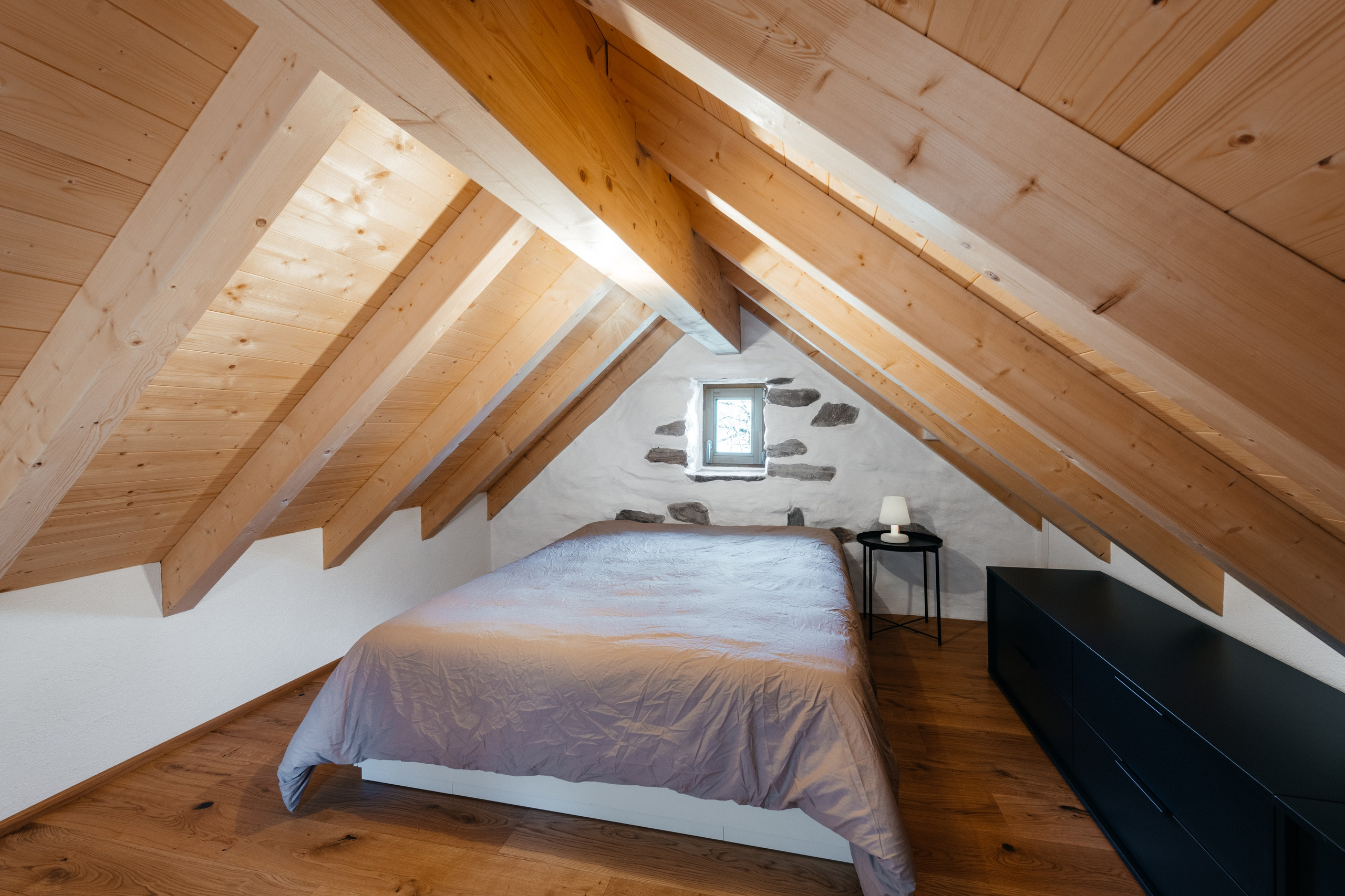 Rustico, VAL RESA, TICINO. Hallo! Ich bin Elena und arbeite als Immobilienfotografin