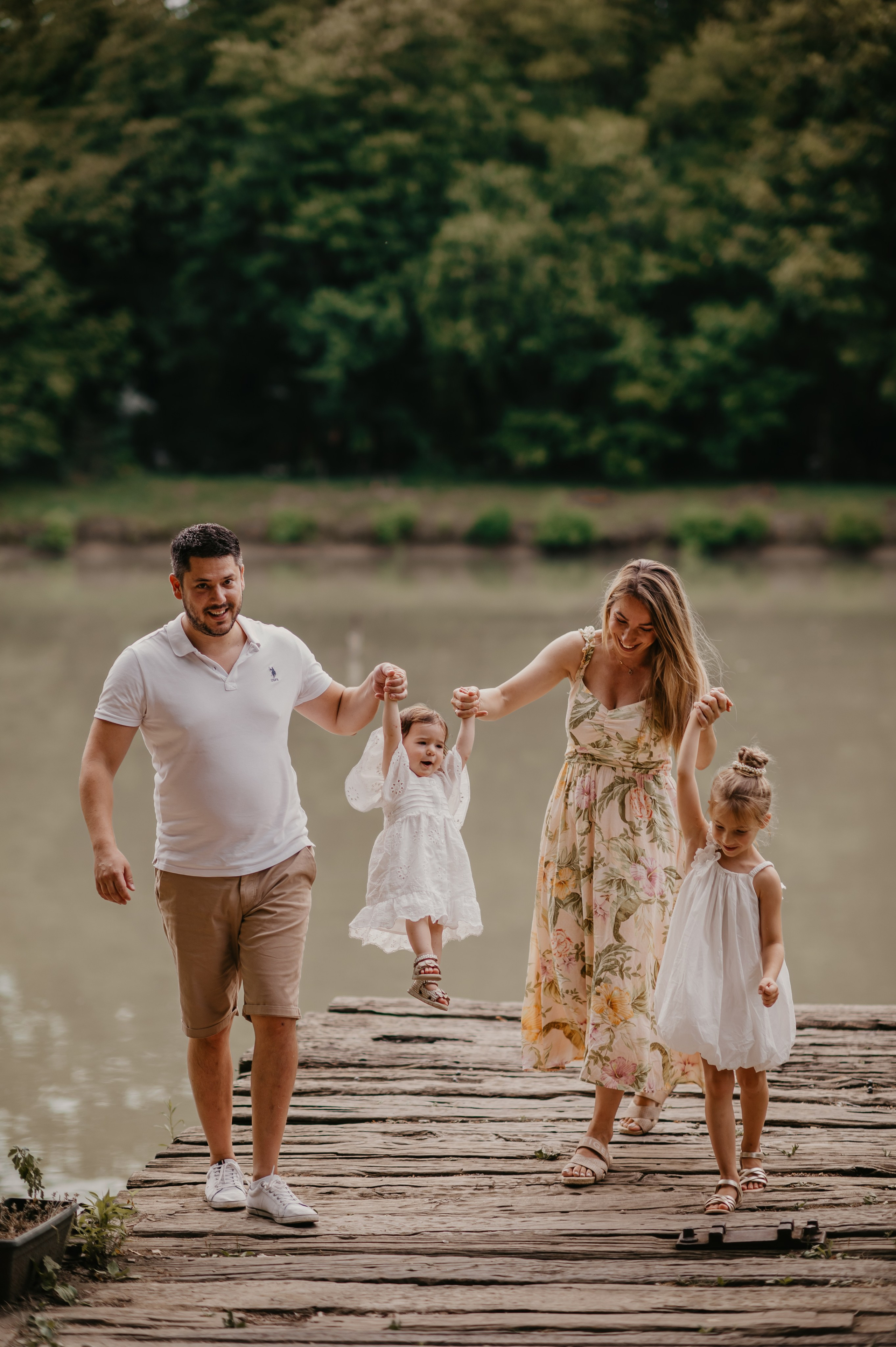 Ada Safari. Ana Sladojevic