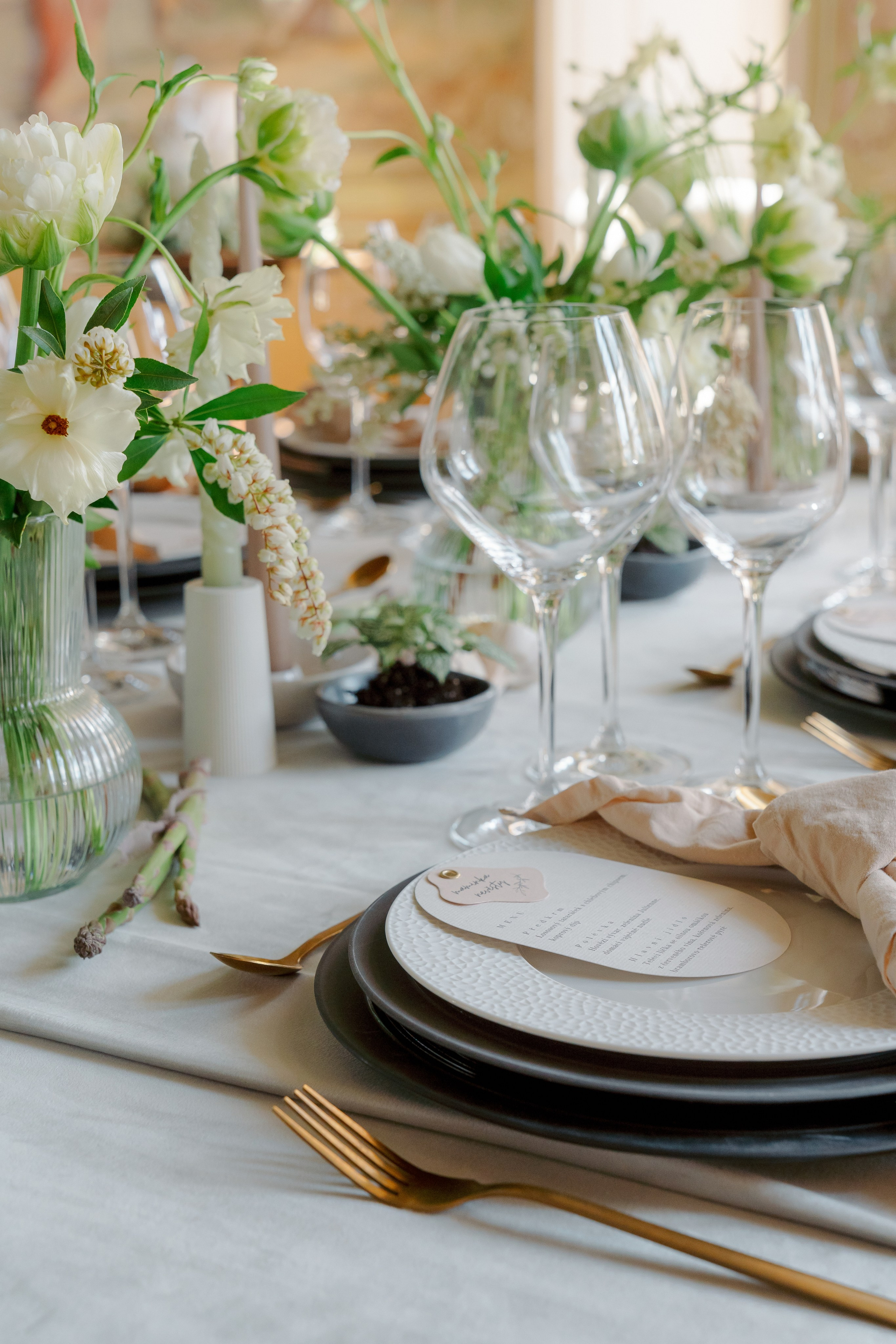 Elegance Unveiled: Thomas & Veronika's Wedding. Raw Studio: Capturing Elegant weddings accross Europe