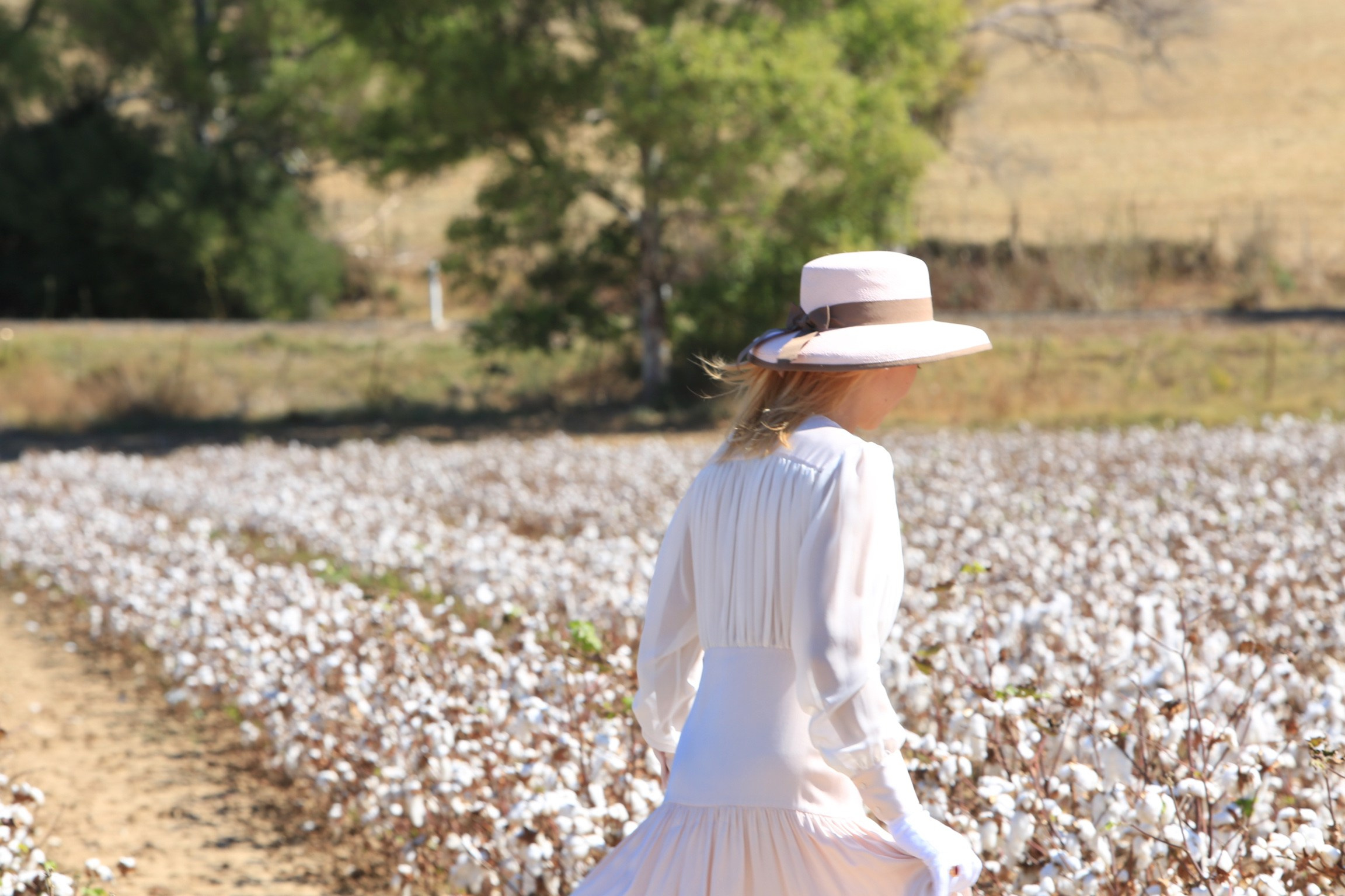 Cotton deam. Portrait photographer in Europe. Aurora Balear in Balearic Islands, woman portrait photographer. Work in Spain