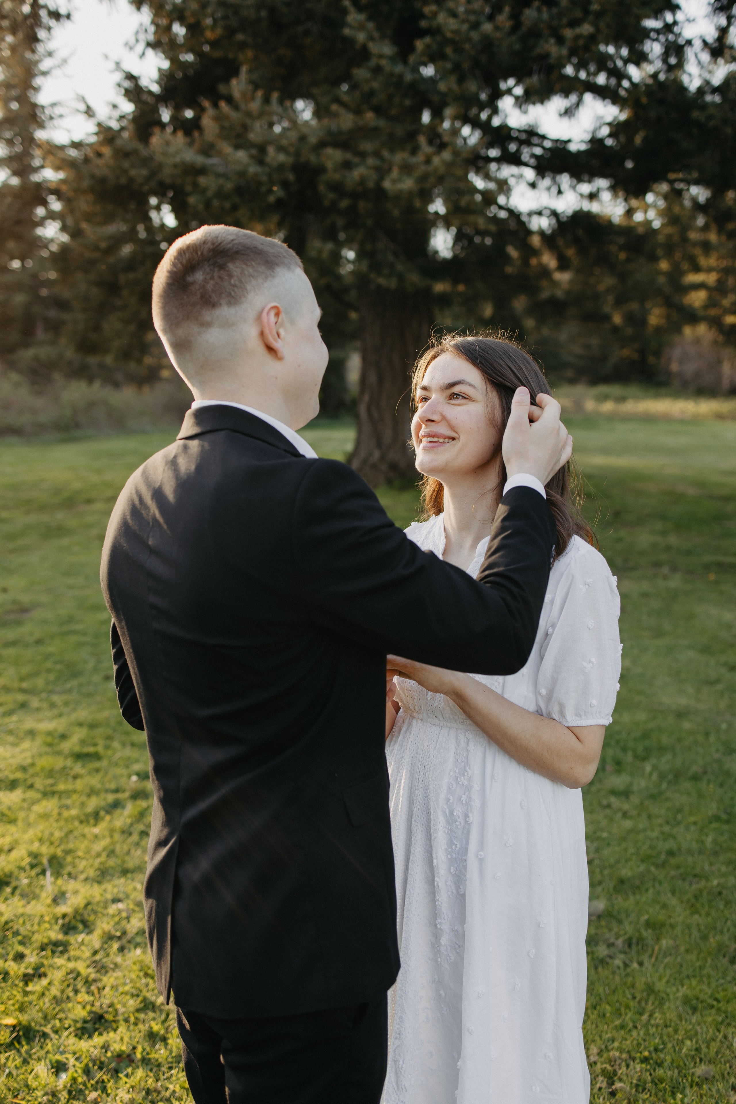 Engagement. Eikanmedia | Photographer and videographer capturing weddings, families, engagements, pregnancy & newborns | Vancouver, WA | USA