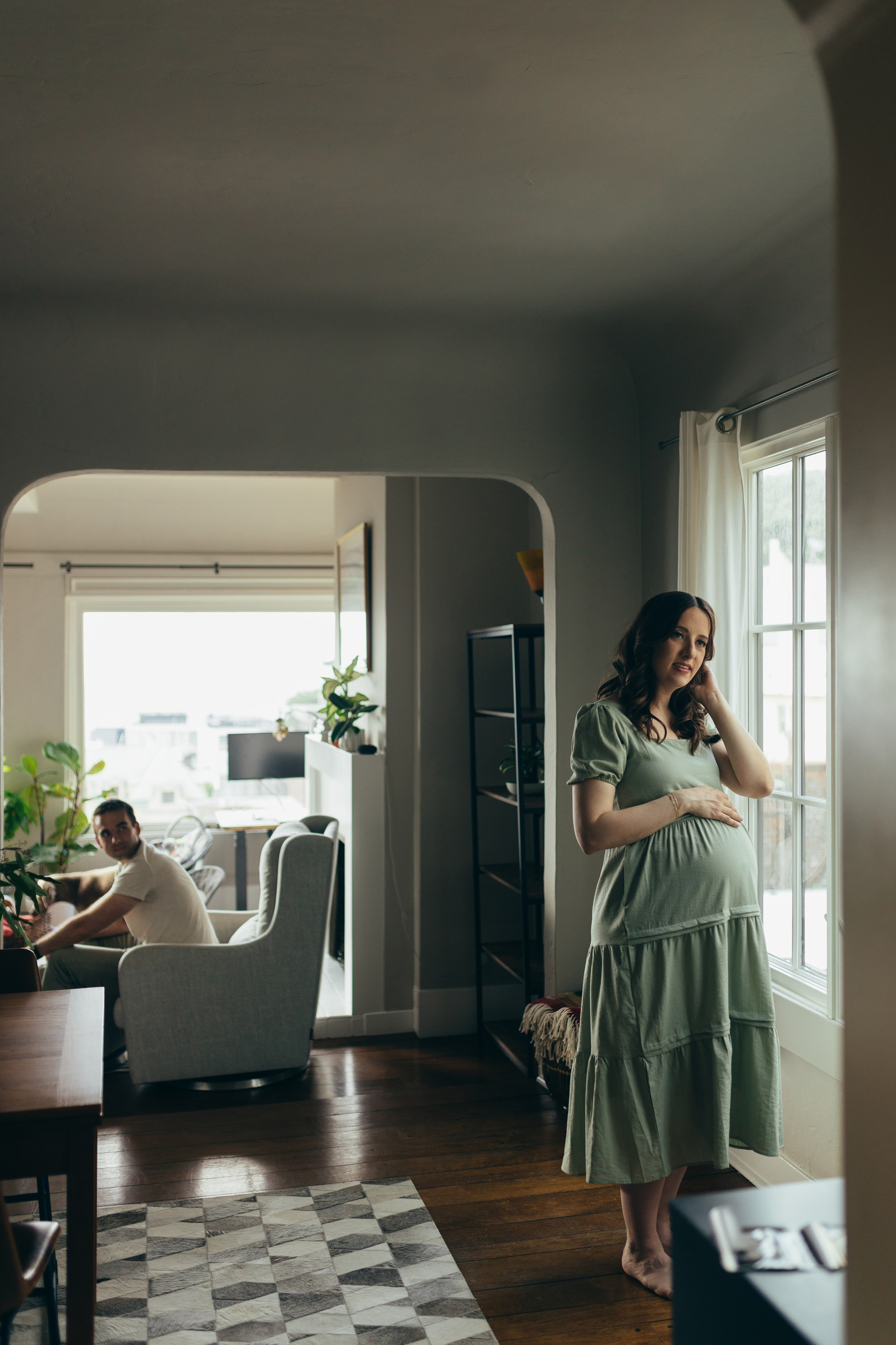 Cozy Home Maternity Photo session. Maternity, newborn photographer in the Bay Area|Iryna Rakivnenko