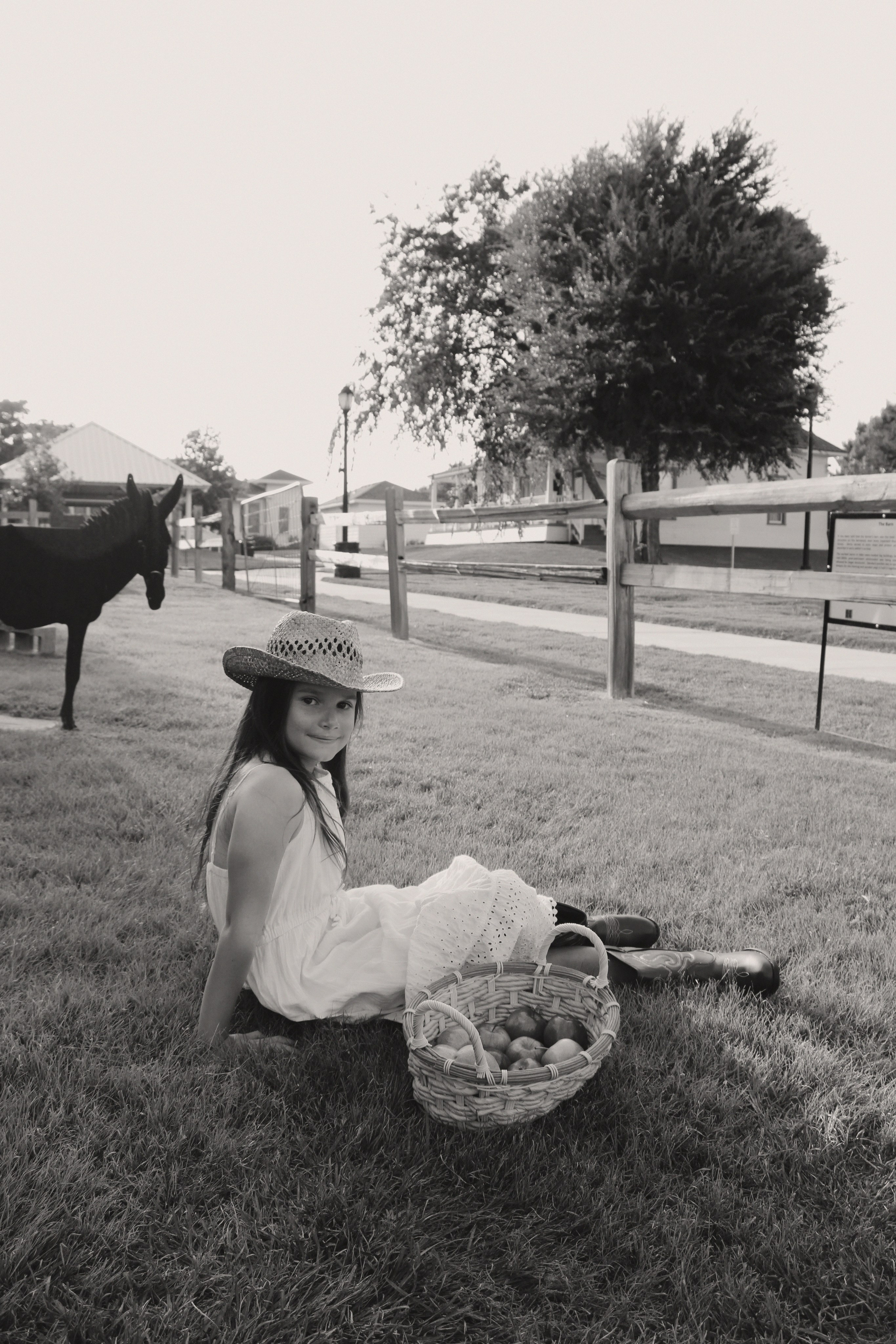 Texas Countryside Family Photoshoot in Cowboy Style. Lana Petrychenko — Portrait & Family Photographer. Valencia, Spain