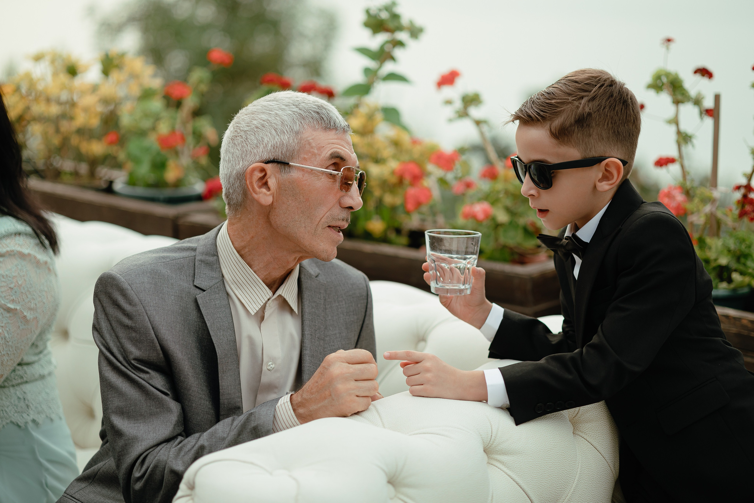 Thomas & Suyumbika. Главная