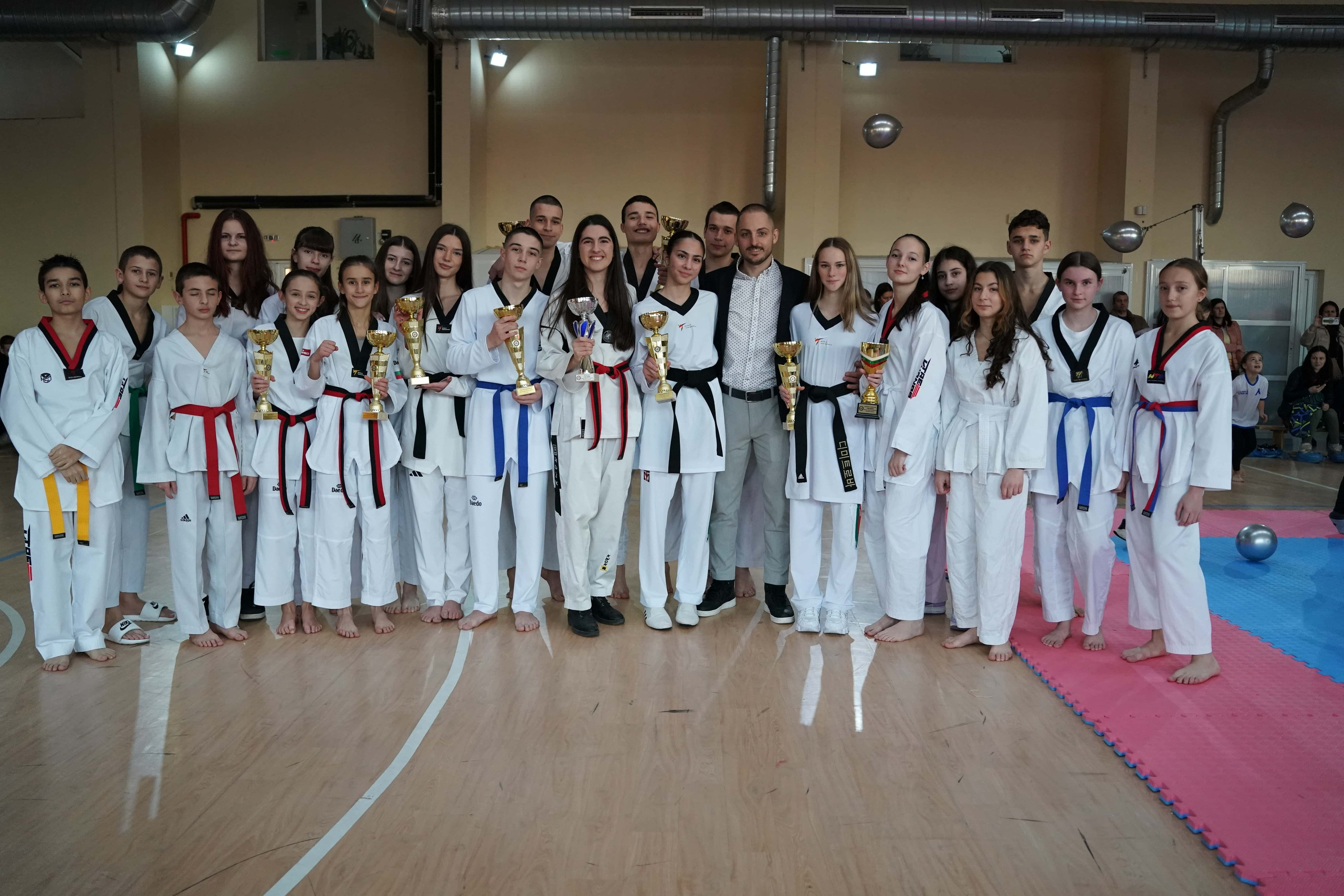 2025-12-21, ТАЕКУОНДО, Коледно Тържество, ТК Фаворит. СПОРТНА ФОТОГРАФИЯ | ПОРТРЕТНА | РЕПОРТАЖНА