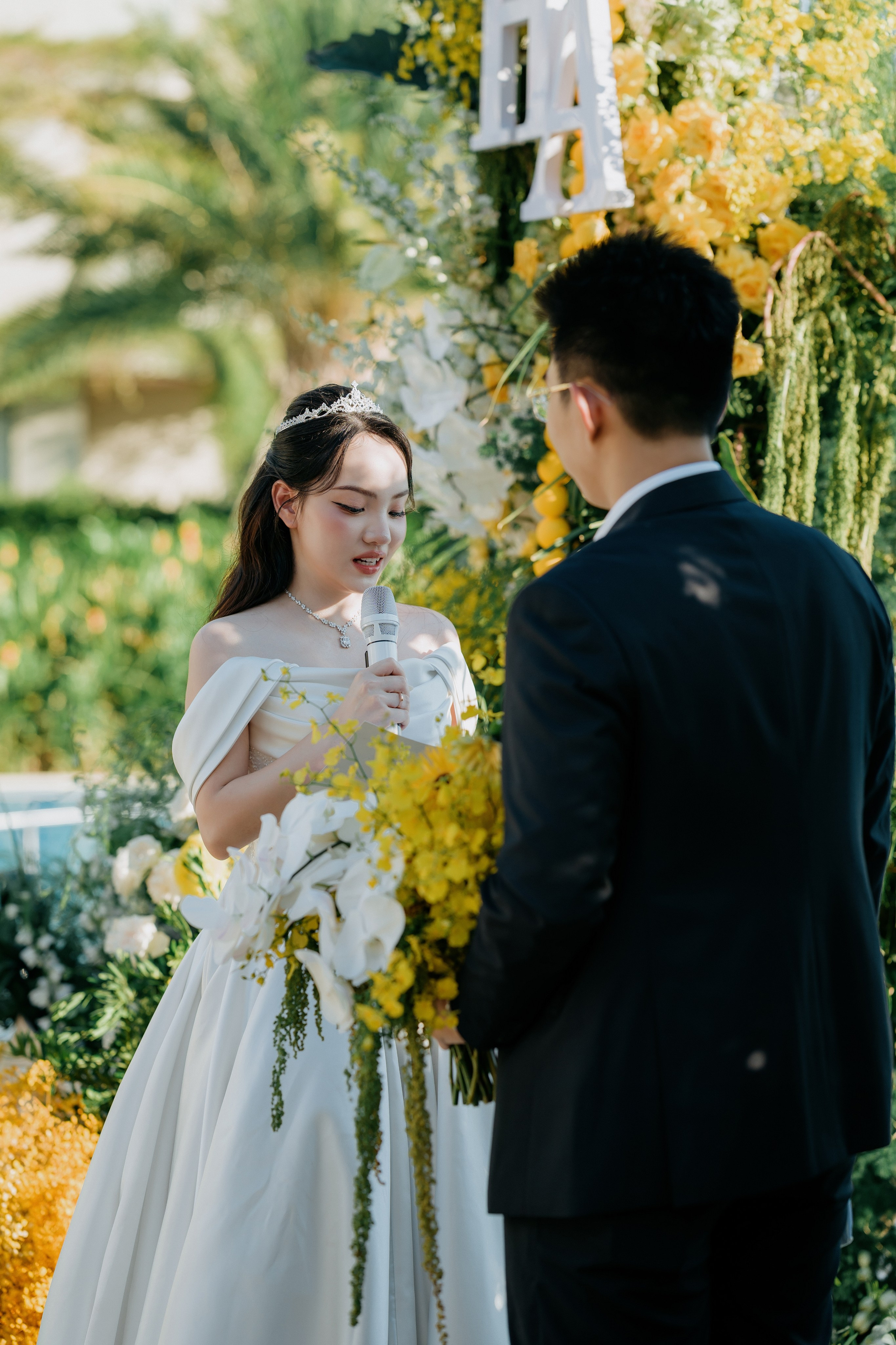 DUC HOANG & HUONG ANH / The Vows. Saigon Wedding Present | Art Beyond Moments