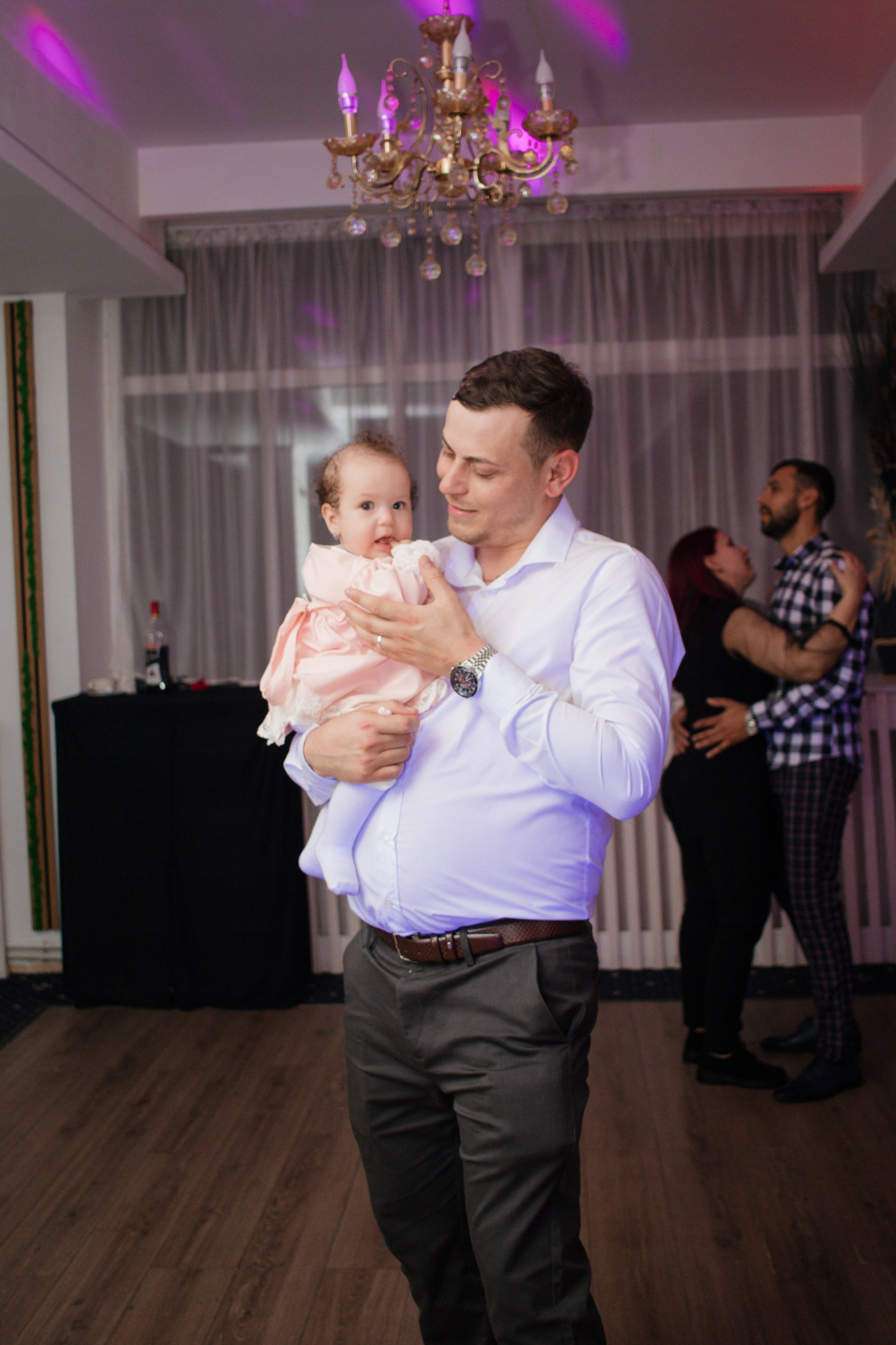 Iris. Fotograf si videograf — evenimente si studio