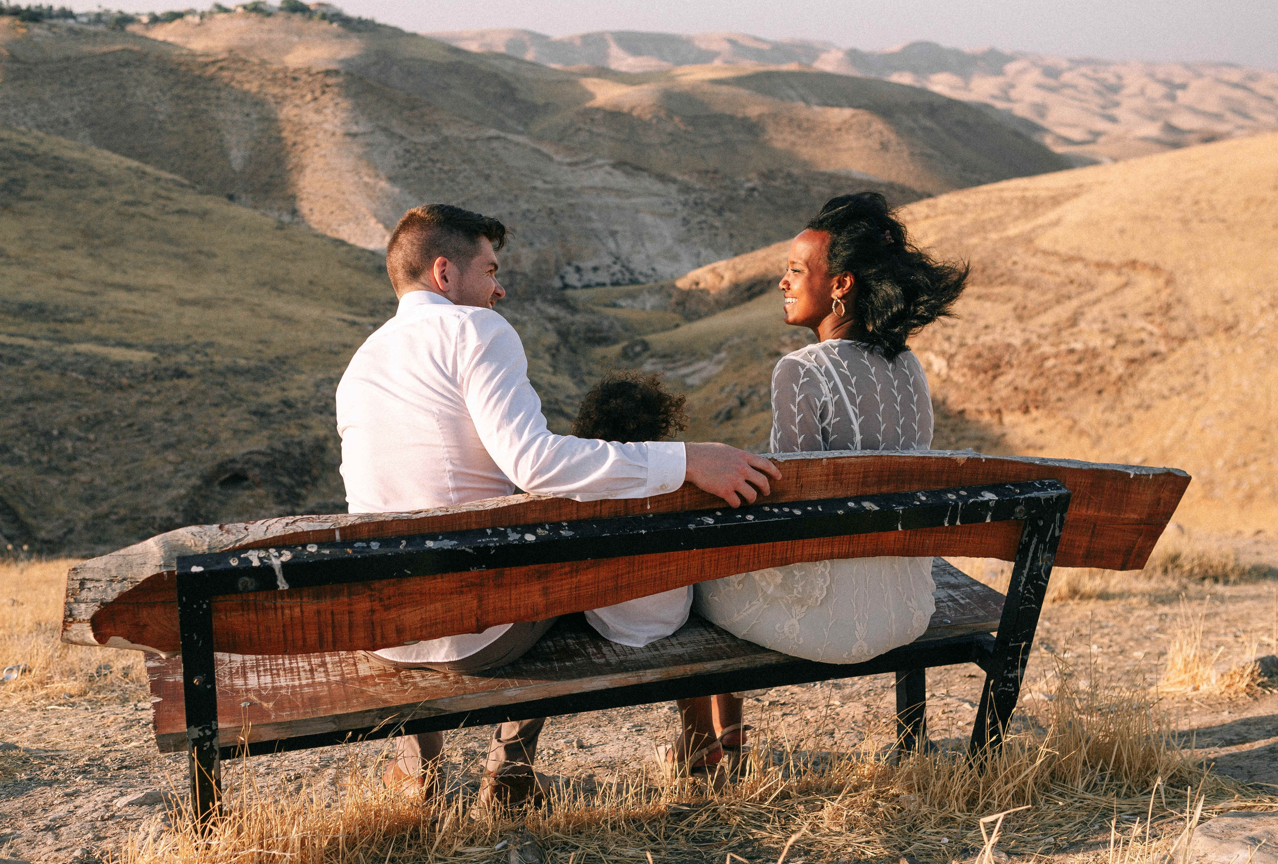 PHOTO SESSION IN THE DESERT NEAR MAALE ADUMIM. PHOTOGRAPHER IN ISRAEL