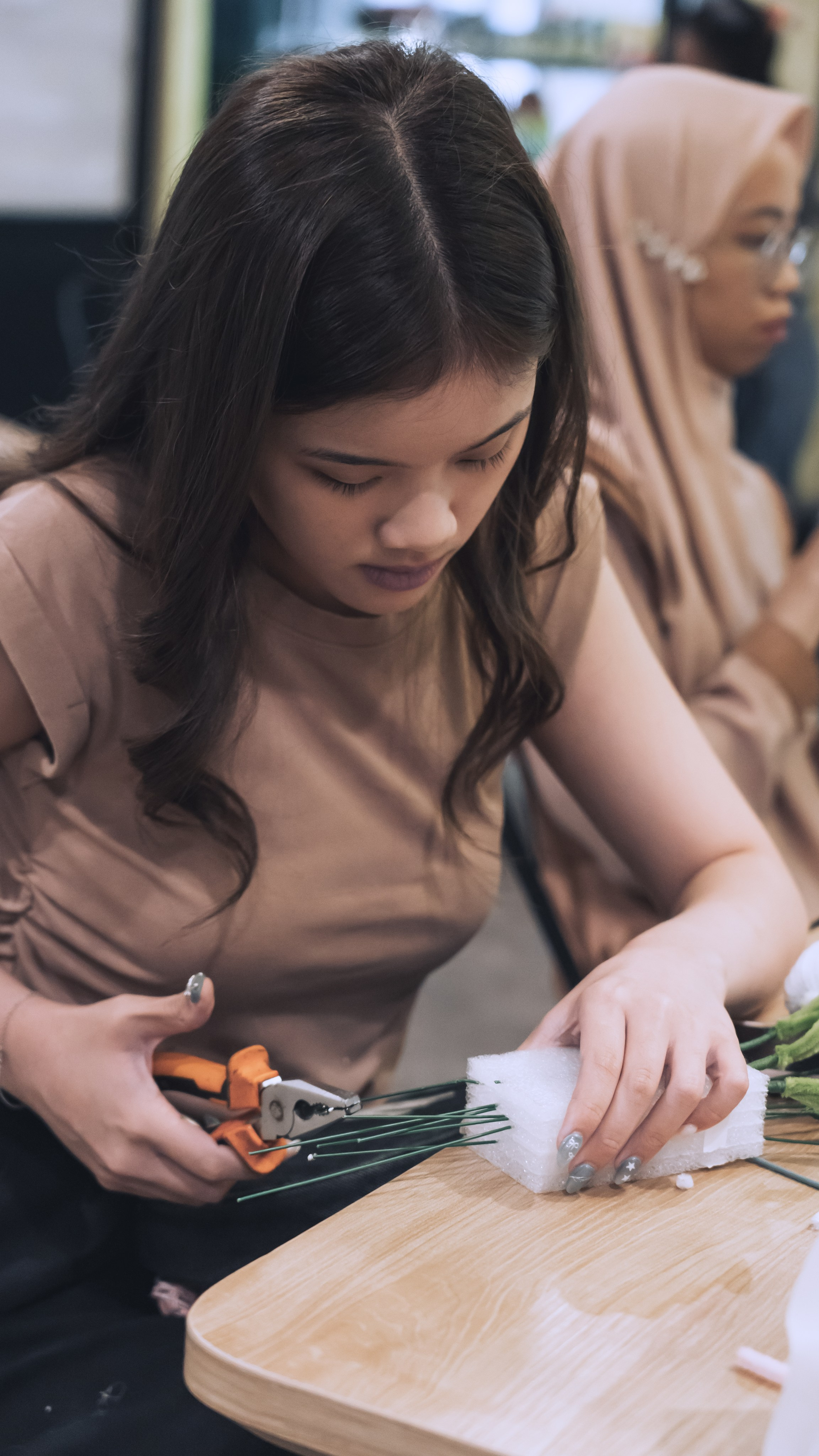 Pipe Cleaner Flower Workshop. Aro Salaka Event Photography