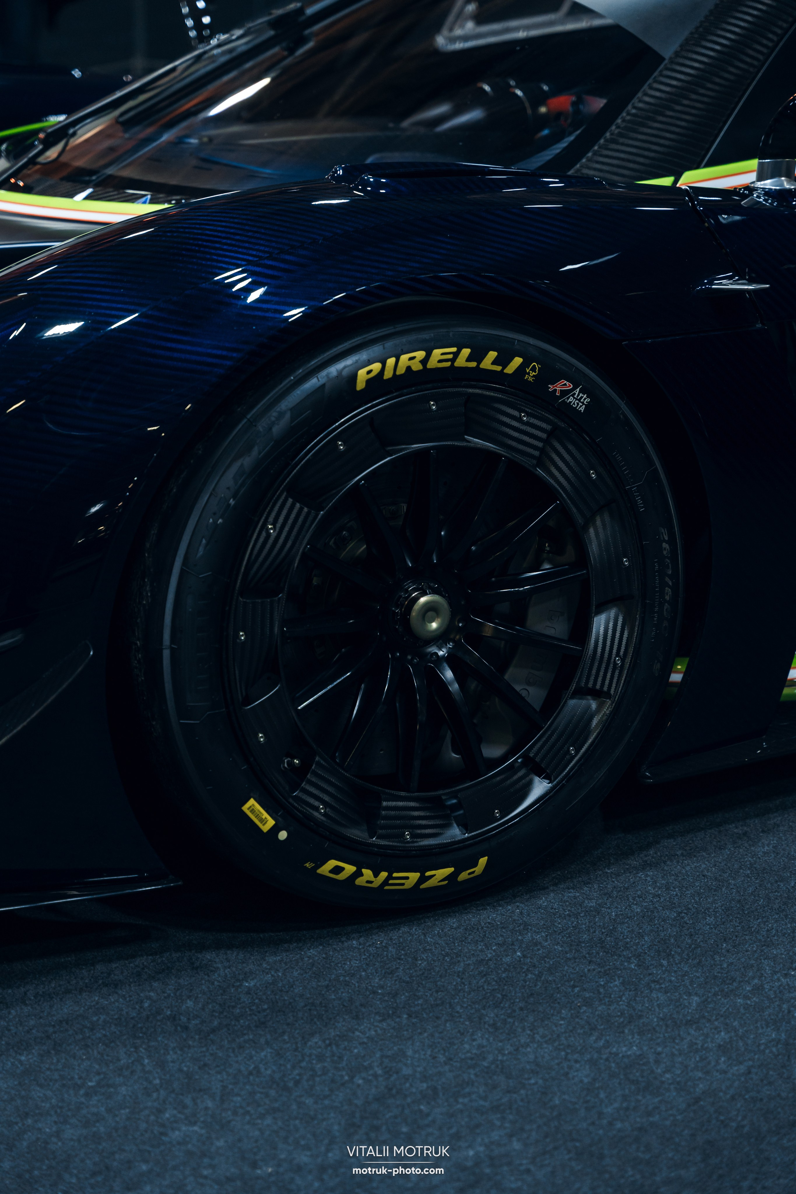 Retromobile 2026. Photographe de voitures à Paris — Vitalii Motruk