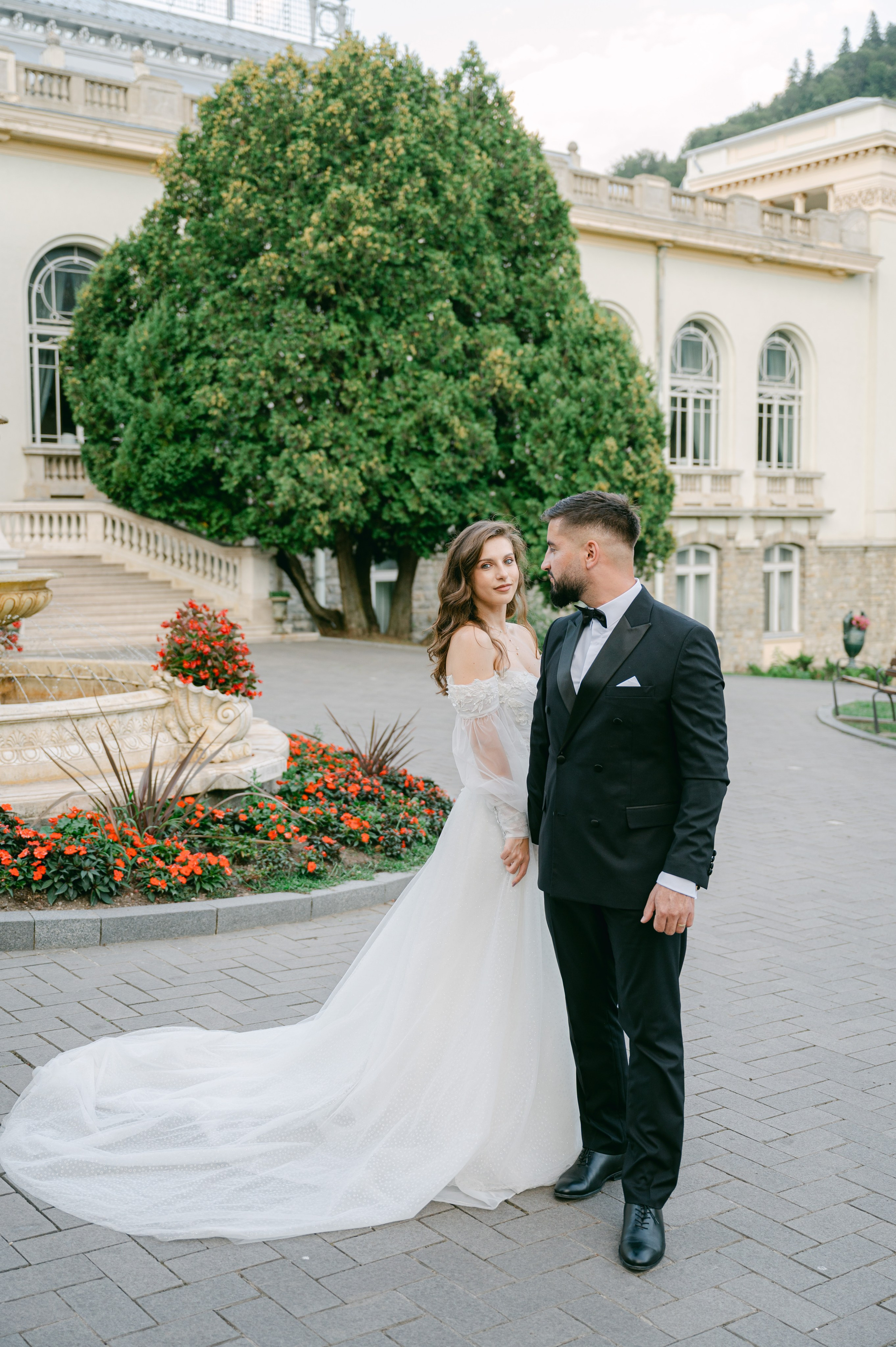 Sedinta foto trash the dress la castelul Cantacuzino