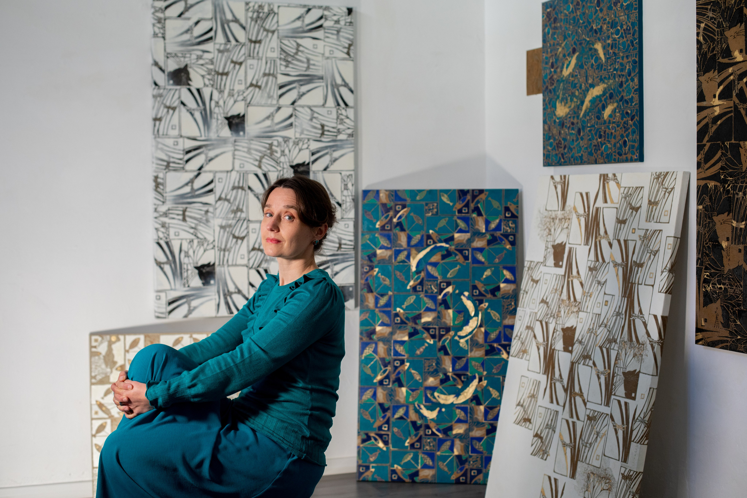 «Fish O ‘Clock» Tecnica mista, stampa su tela, ricamo su tela, olio su tela 70×130 cm. Nadia Kuprina. Artist