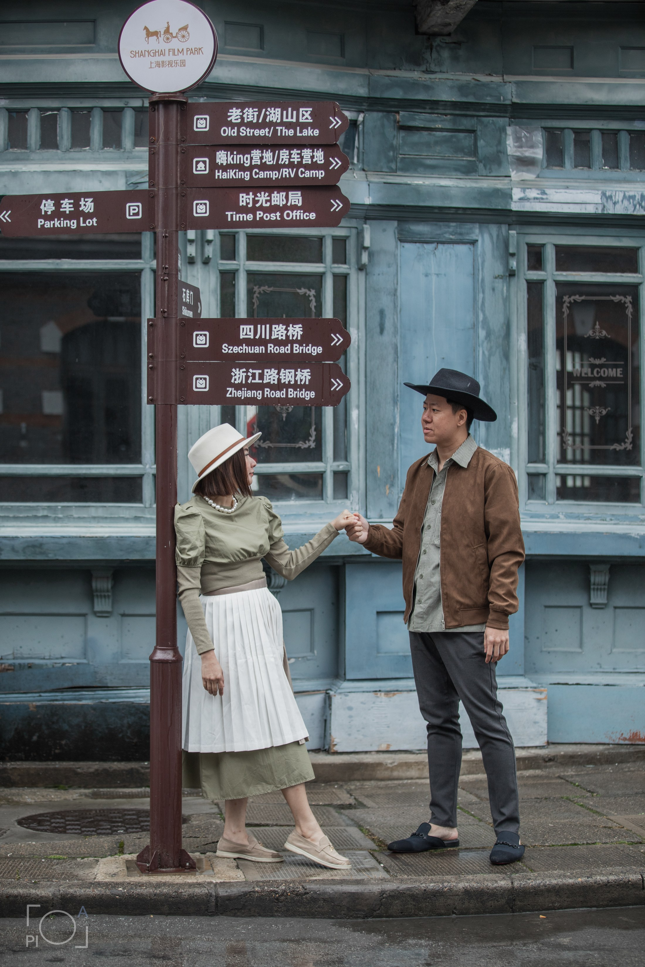 Семейная фотосессия в шанхайской киностудии. Photographer in Shanghai — Lola Pidluskaya