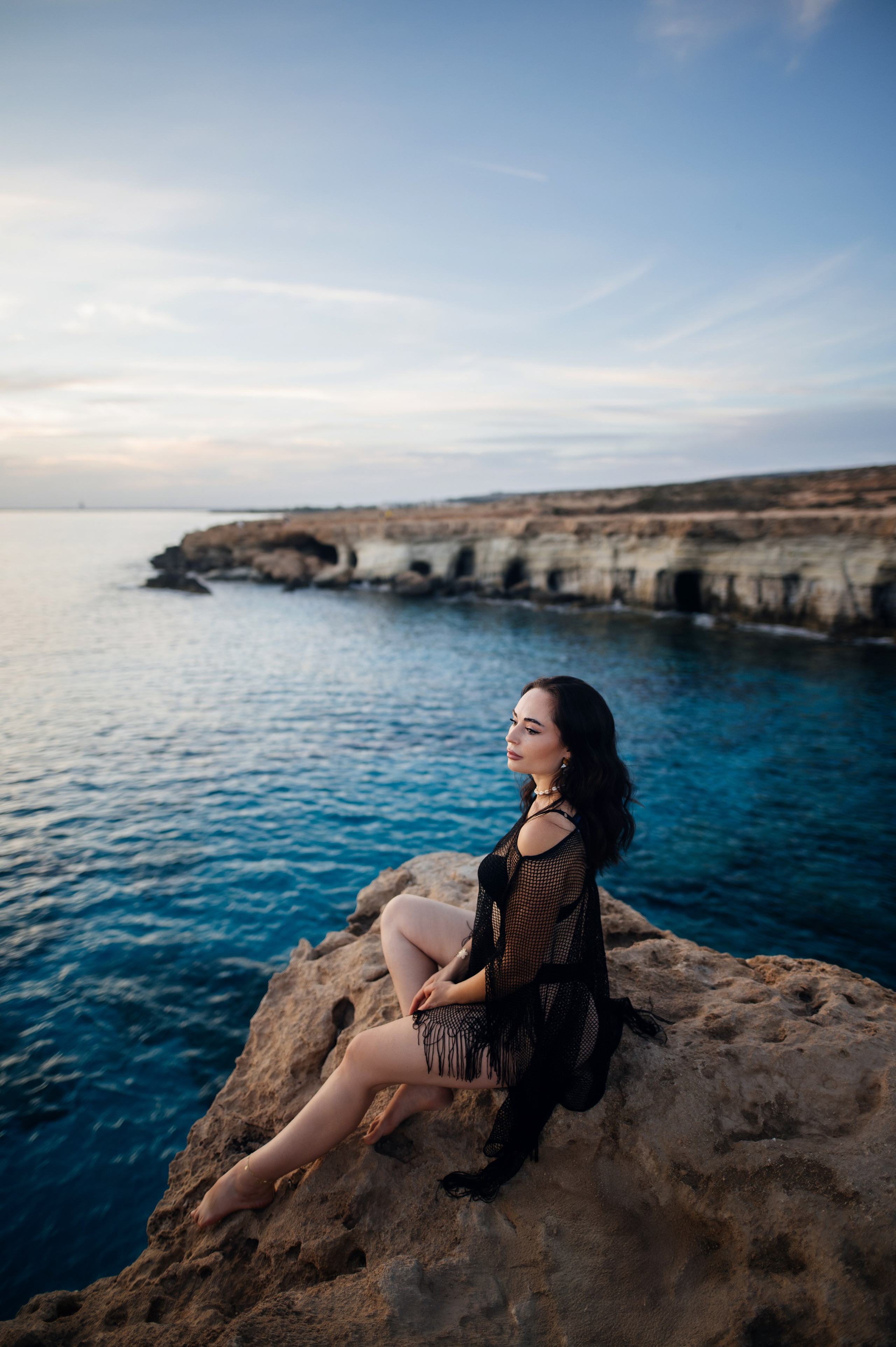 Морские скалы. Фотограф на Кипре