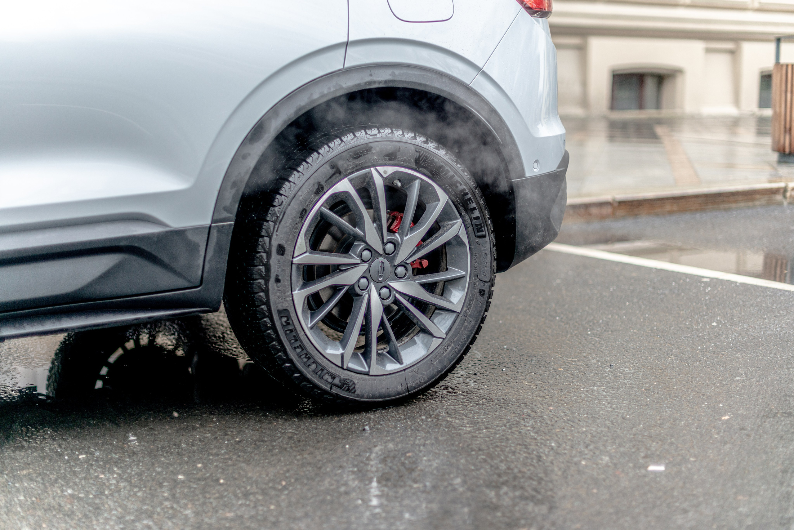 Фотосъемка автомобиля Geely Coolray. ФОТОГРАФ МЕКСИКА КИНТАНА-РОО