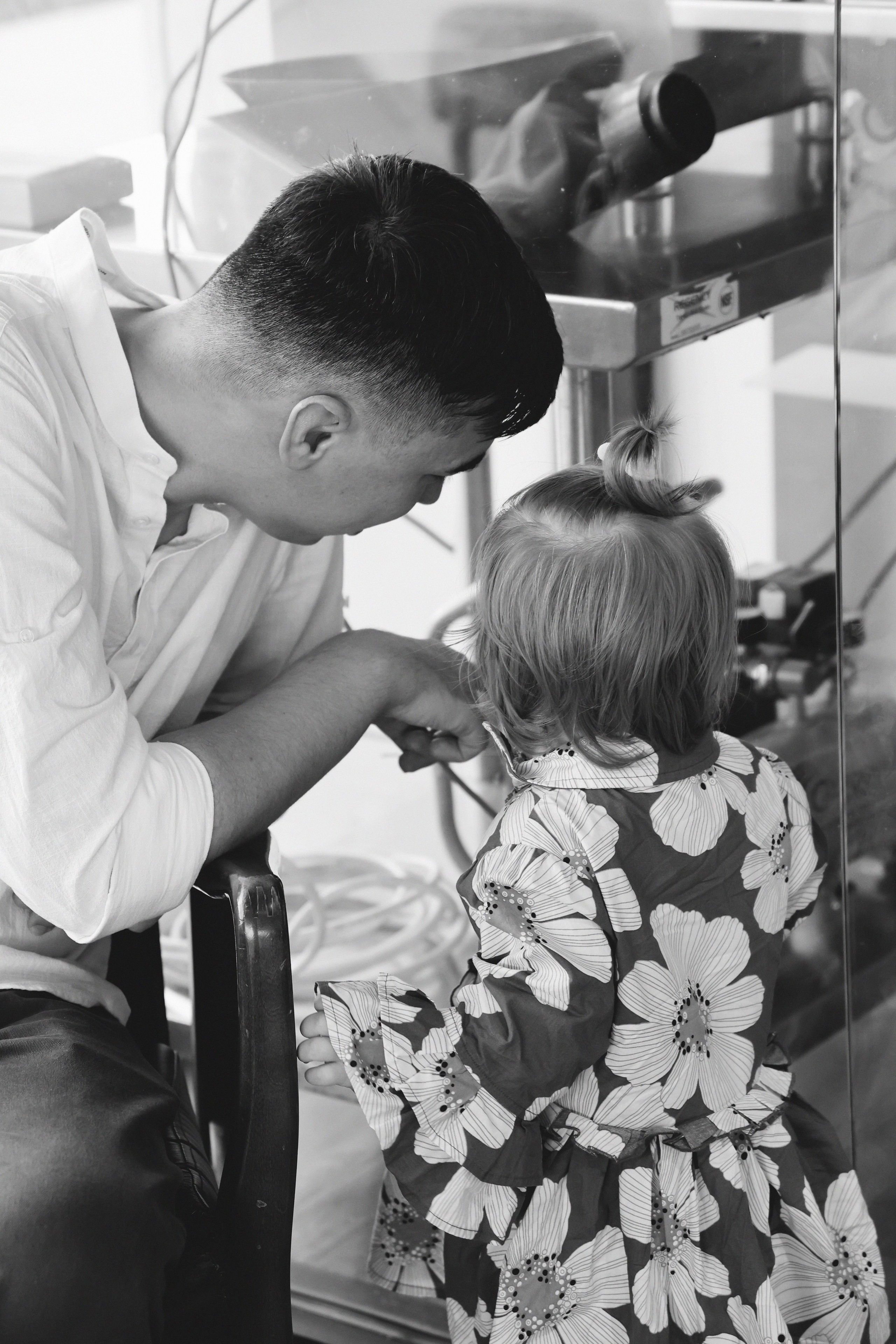 Baby Family Photoshoot – Outdoor Family Photography with Infant or Toddler. Lana Petrychenko — Portrait & Family Photographer. Valencia, Spain