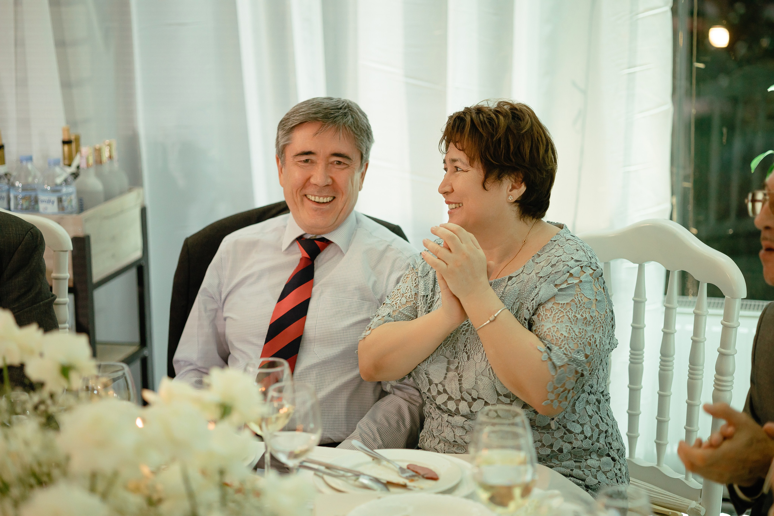 Thomas & Suyumbika. Главная