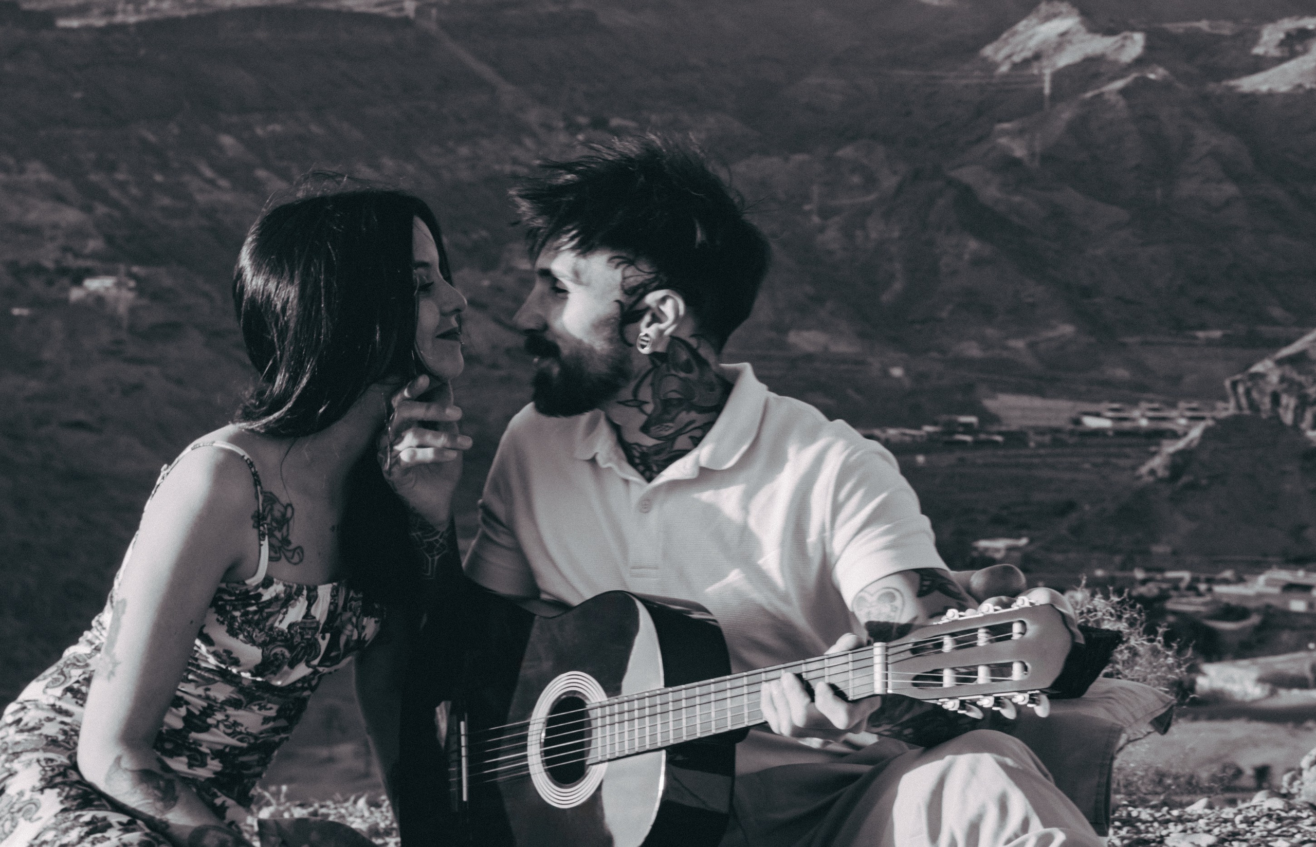 Romantic Love Story Photoshoot in Crete – Capture Your Special Moments. Photographer Maria Chedroom