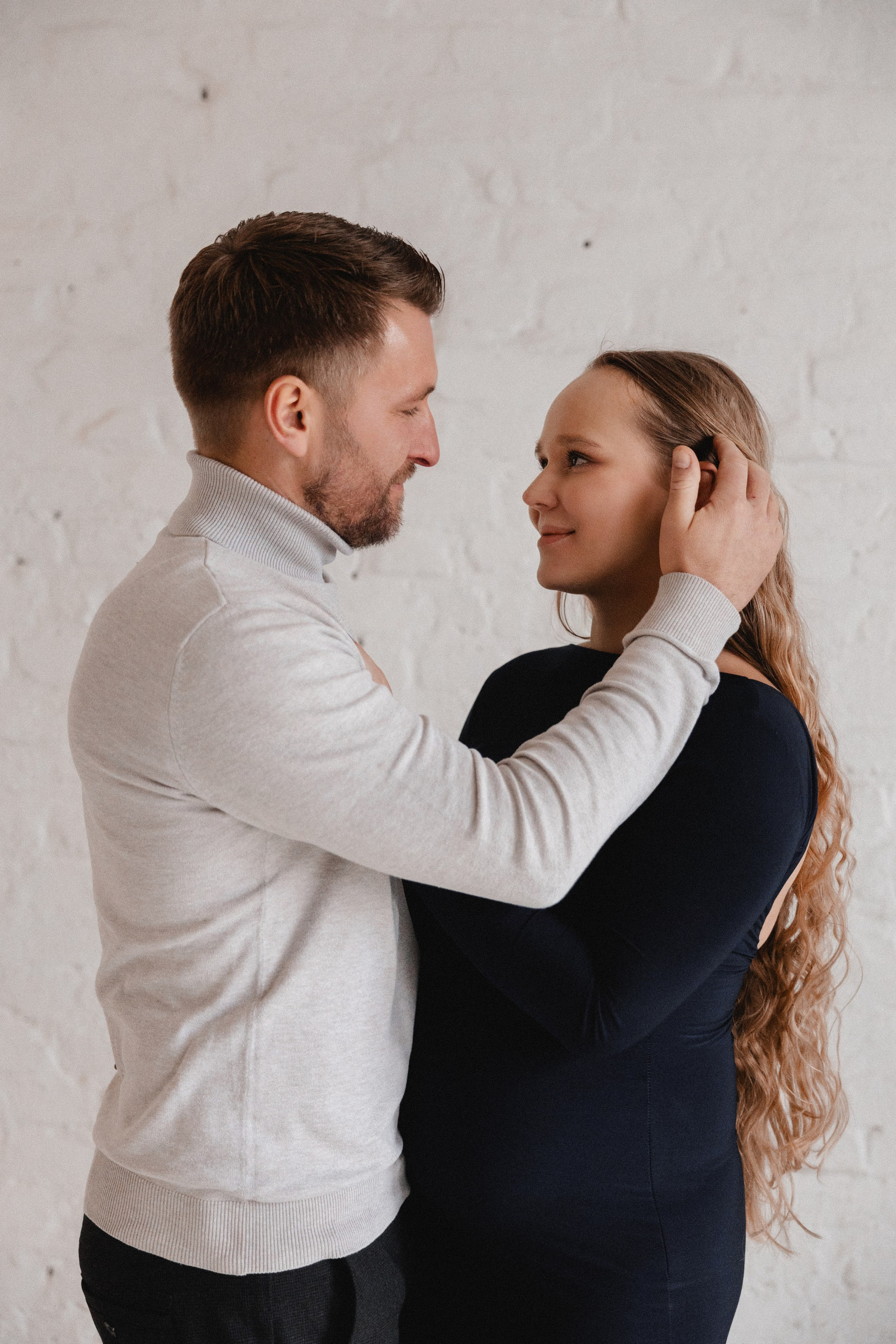 Babybauch Shooting im Fotostudio | Schwangerschaftsfotos in Bochum. Hochzeitsfotografin Bochum | Halyna Reiche Fotografie NRW
