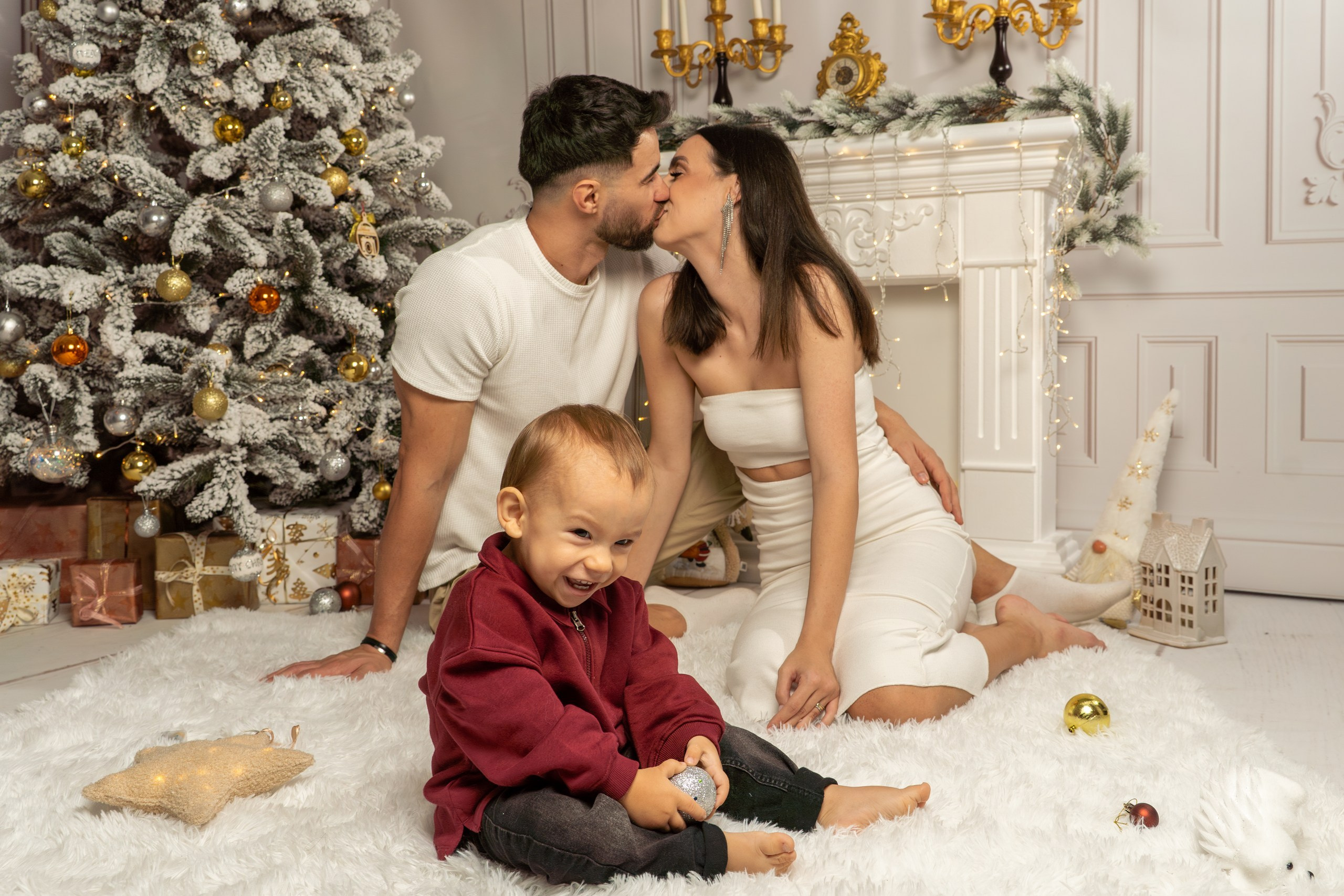 Album Oana, Alin și Sabin. Adelinne — fotograf profesionist în Constanța pentru familii, bebeluși și evenimente