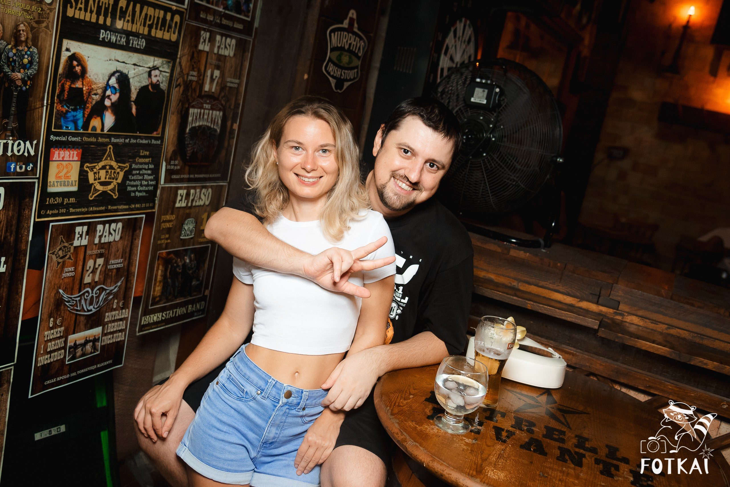 Reportaje fotográfico de FOTKAI | Get Back en El Paso Bar | Torrevieja, España, 12 de julio de 2025
