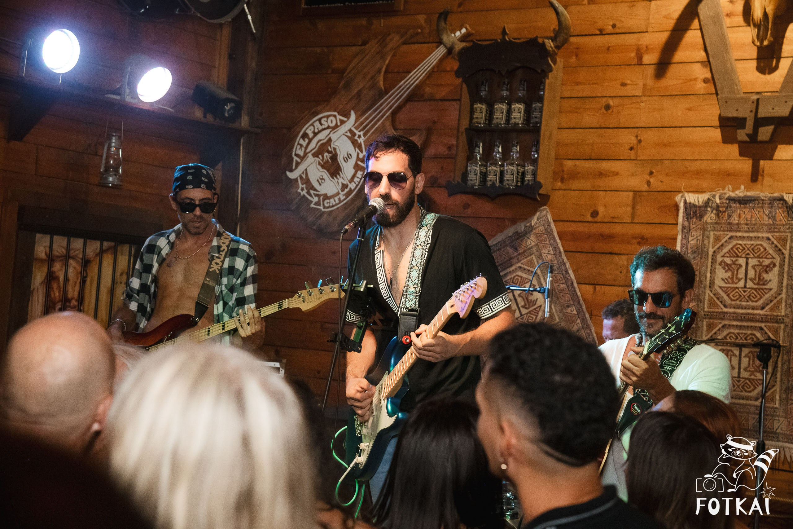 Stones of the Coast en El Paso Rock Bar Torrevieja: Reportaje fotográfico 20.09.25 | FOTKAI