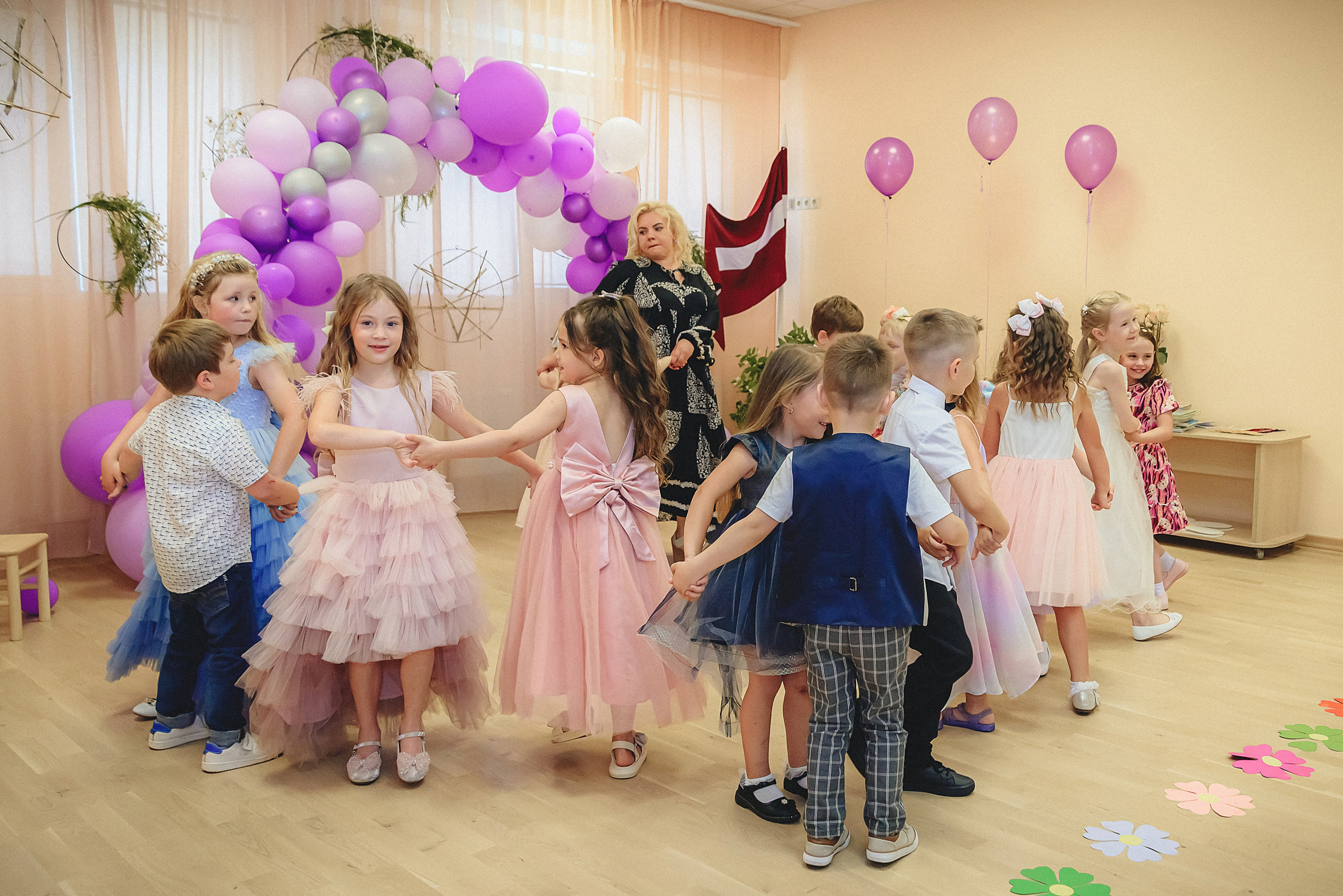 Bērnudārza «Laimiņa» Izlaidums. Photographer in Riga. Family, private and commercial photogrpahy