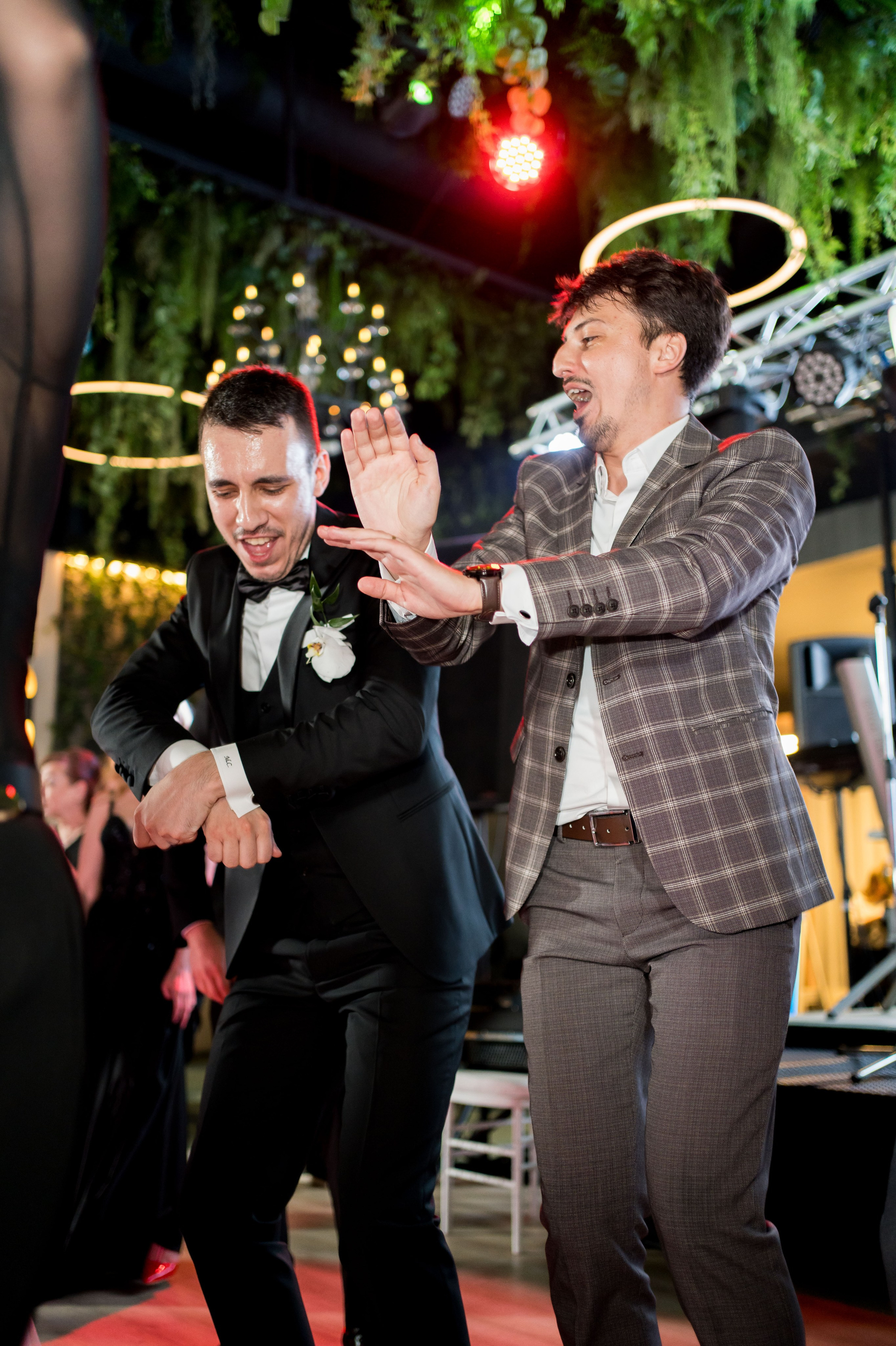 PARTY. Gabriel Florea — Fotograf nuntă București