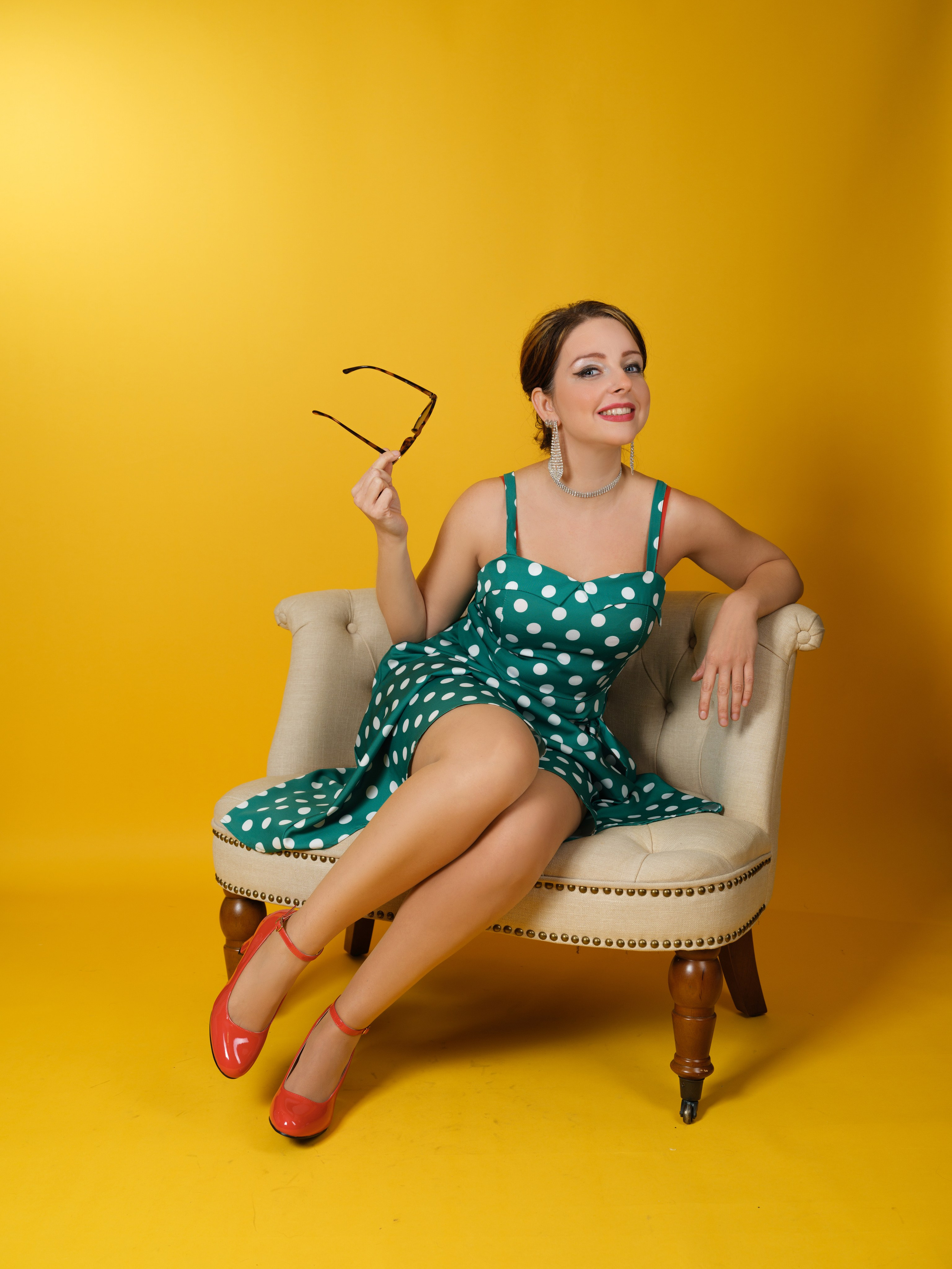 Ivanka Retro. Fashion and portrait photographer in London Roman Pilipenko