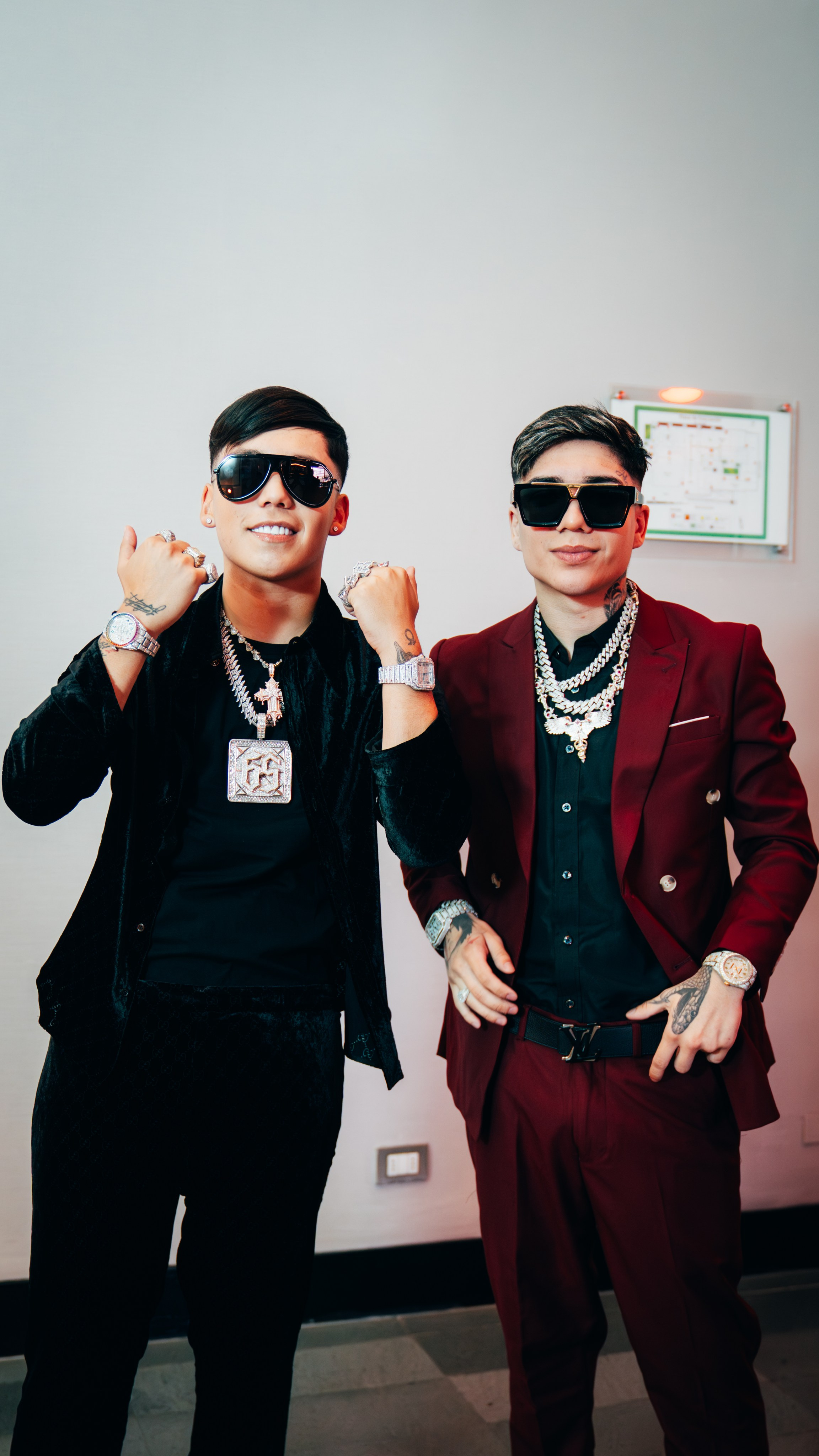 DUBAI JERE KLEIN & JAIRO VERA. DEYA BELTRAN Maquilladora, fotógrafa y vídeos