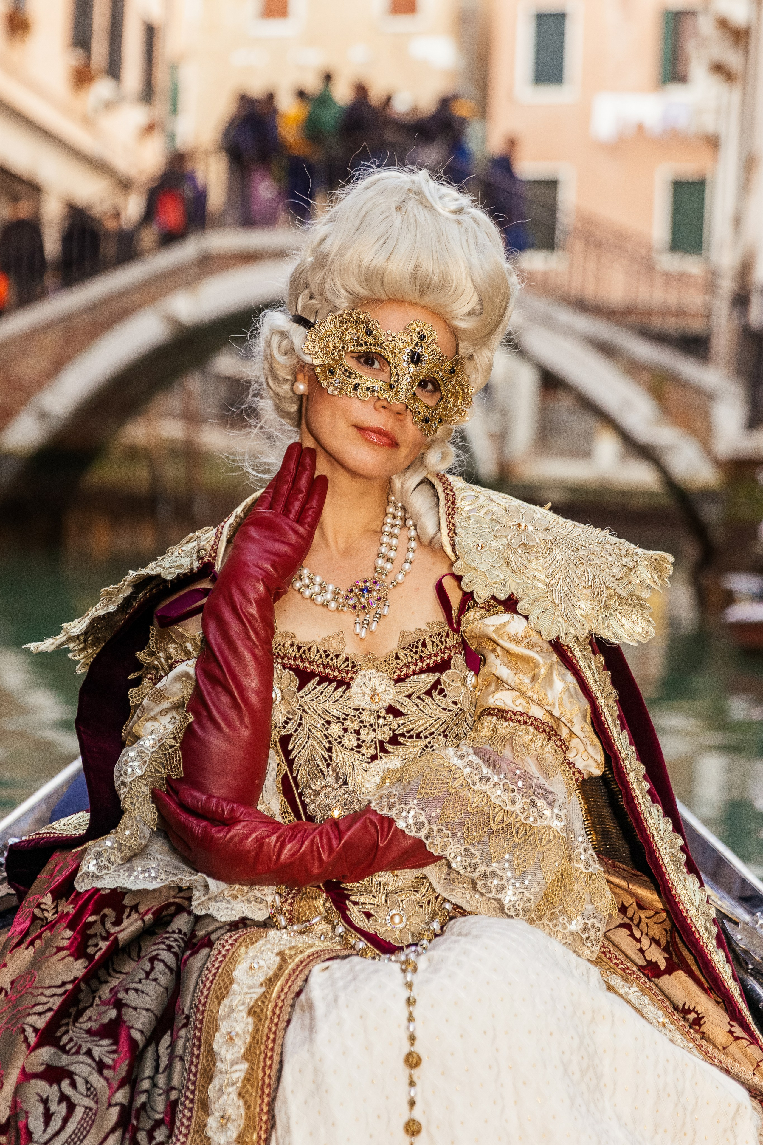 Aleksandr & Ekaterina in venetian carnival