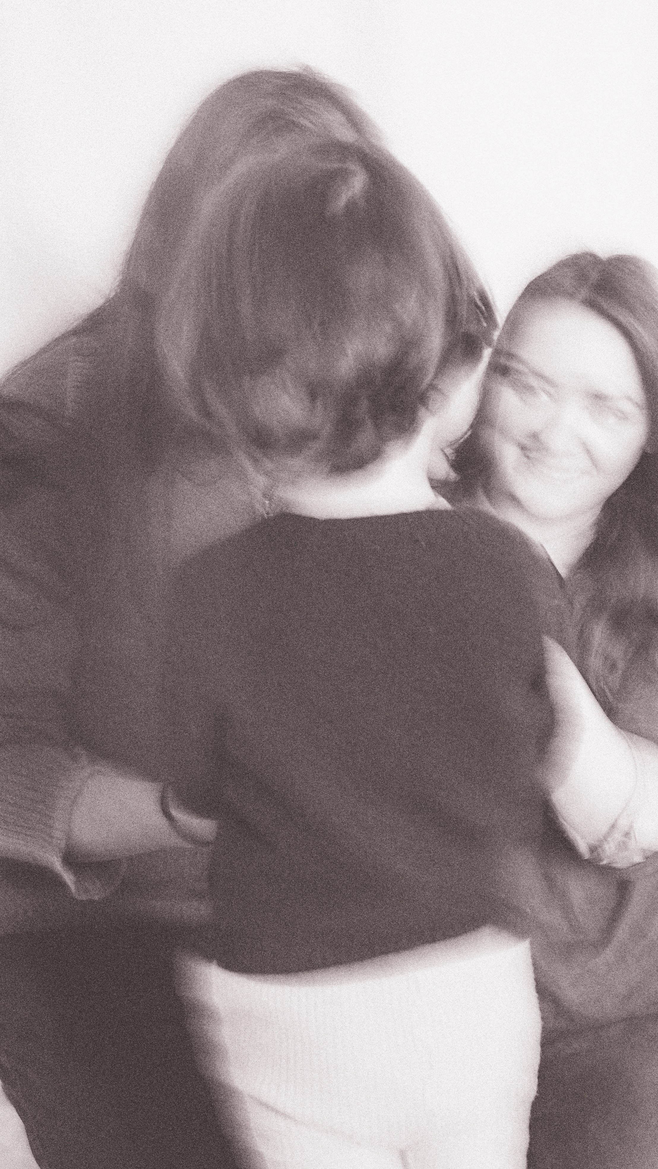 Mother Earth: Proiect de Fotografie Maternitate | Mădălina Beda. Madalina Beda- Artist vizual, fotograf, doula la nastere, consultant babywearing Brasov si in toata tara