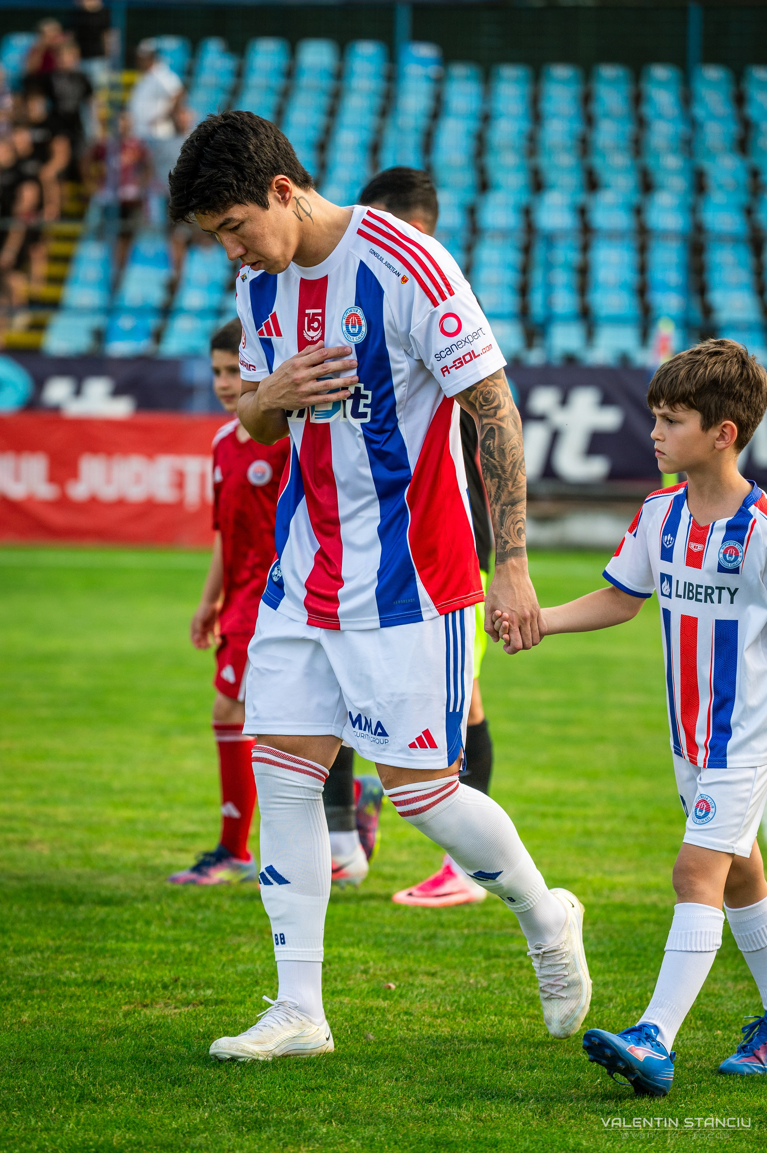 Otelul Galati — CFR Cluj. Fotograf de Sport, Portret, Produs, Corporate, Cultural și Evenimente în Galați | Valentin Stanciu