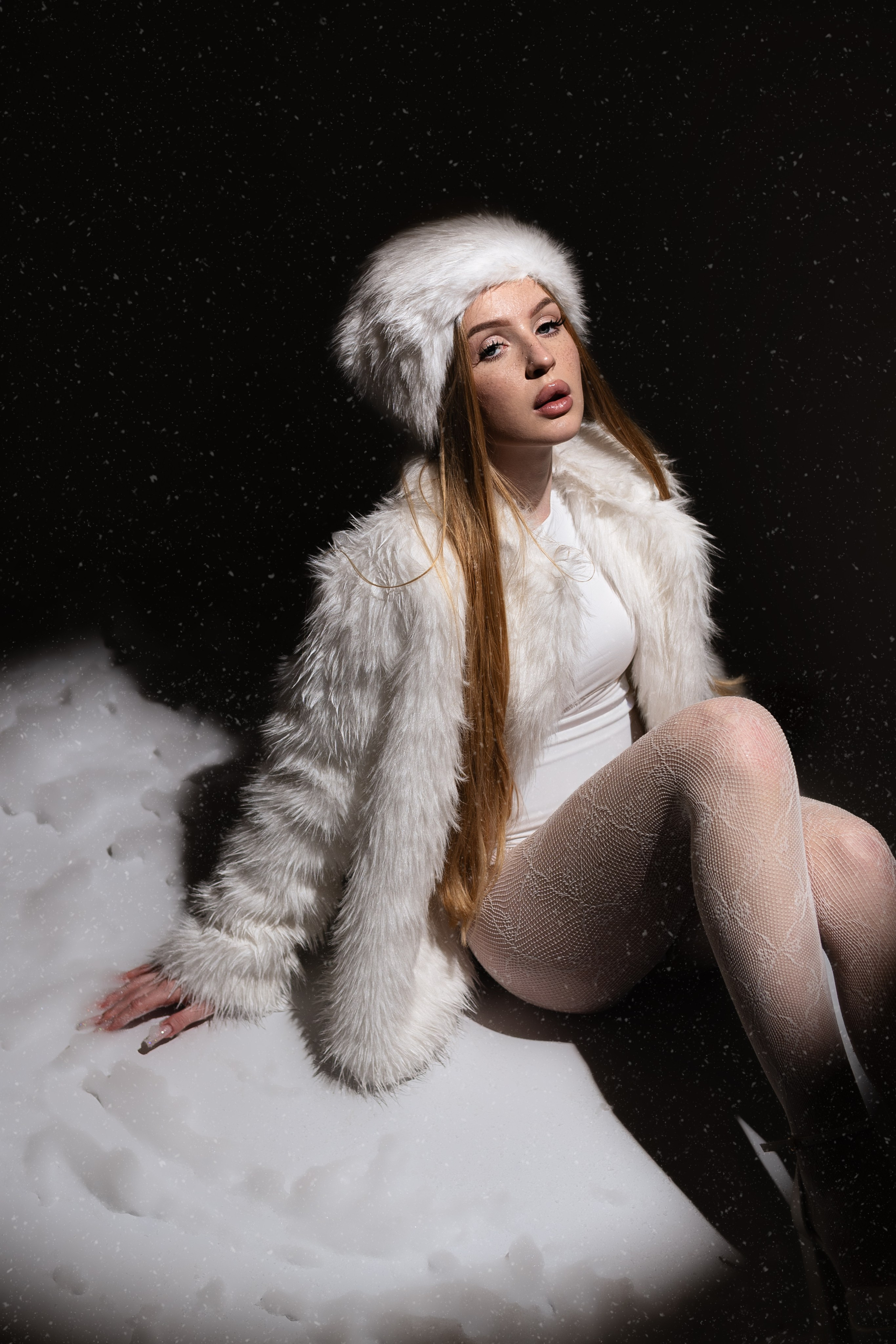 Vlada Winter White. Women’s photographer in Coventry, UK. Boudoir and portraits are my focus; I also capture couples, mini weddings, maternity & newborns