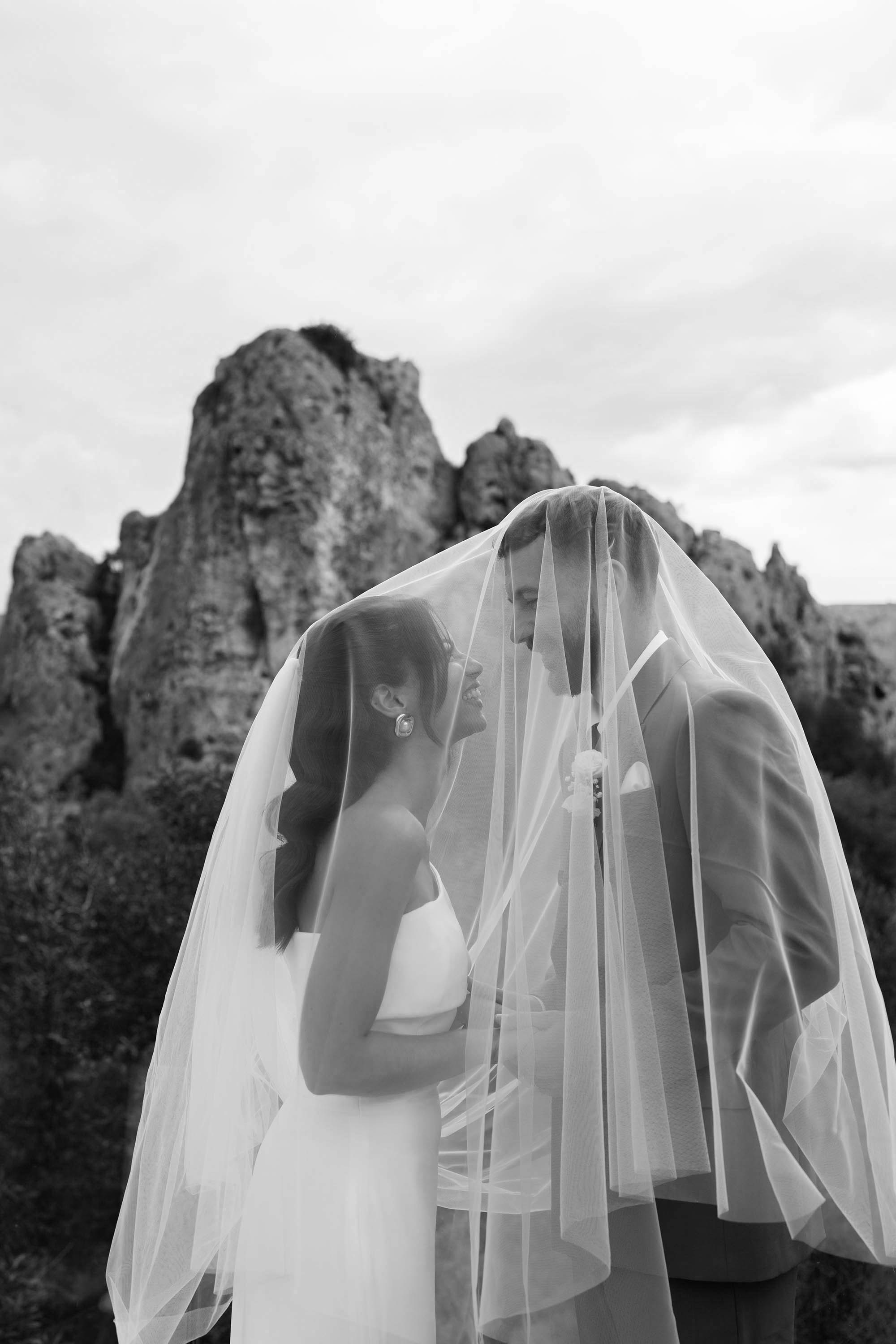 Sarah and Theo — VIVOOD. Fotógrafos de bodas de destino y creadores de contenido con base en España