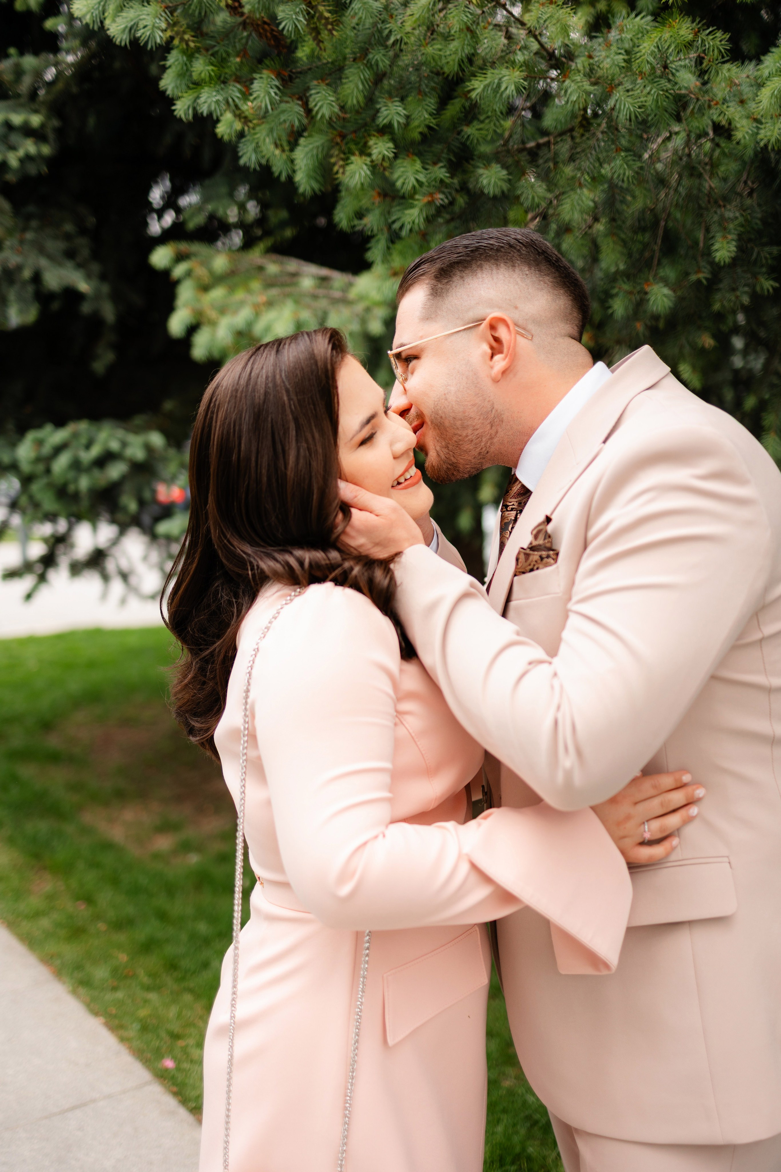 Olivia & Alex. Wedding Photographer, based in Iasi, Romania, but will travel all over the globe to make sure you look amazing in all your wedding photos