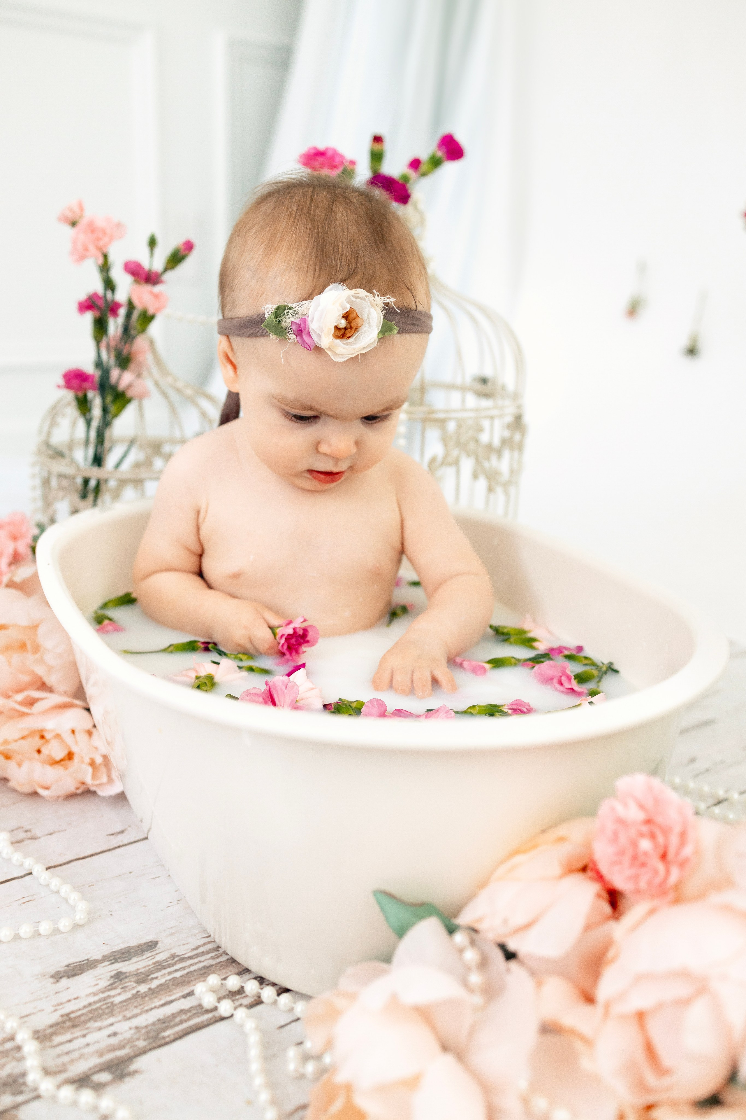 Milk bath. Anaeliseevaphoto.com