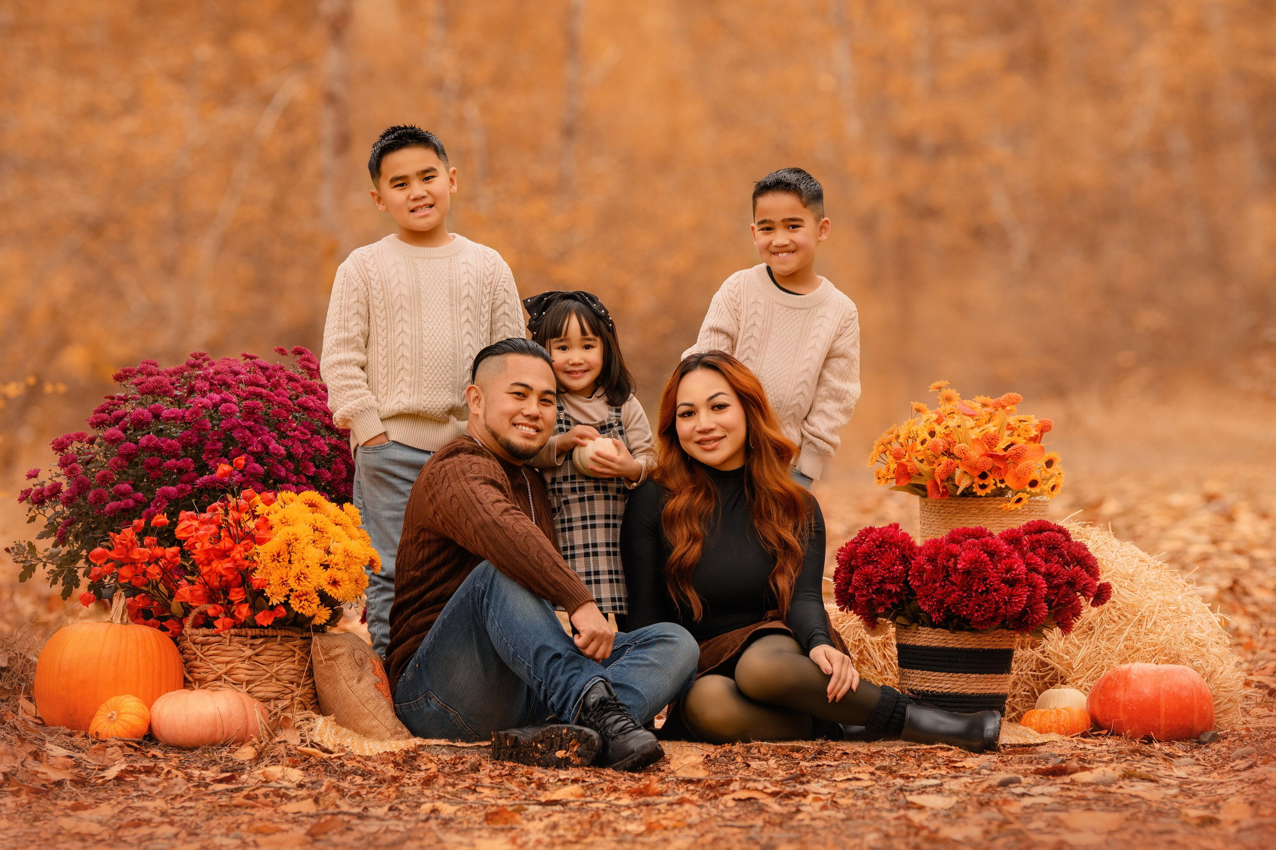 Shayna and her family. Wedding & family photography in Seattle area. Helen Michelle photographer