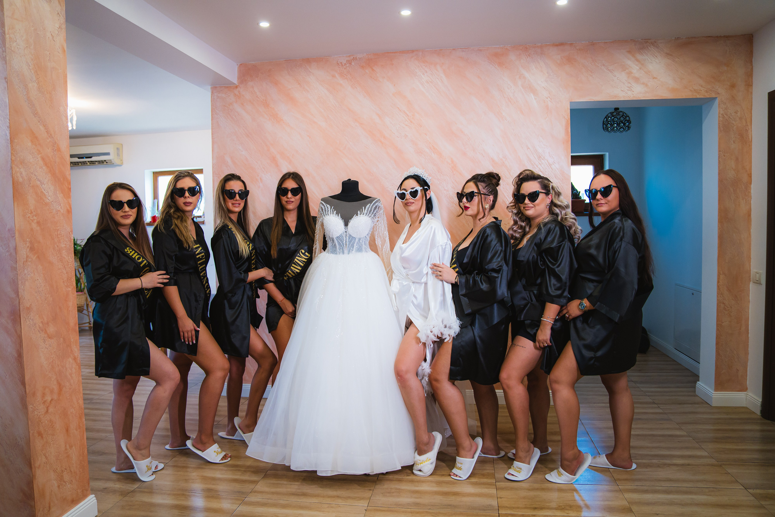 Bella & Adi. Foto Studio — Fotograf de evenimente, nunti, botezuri, portrete