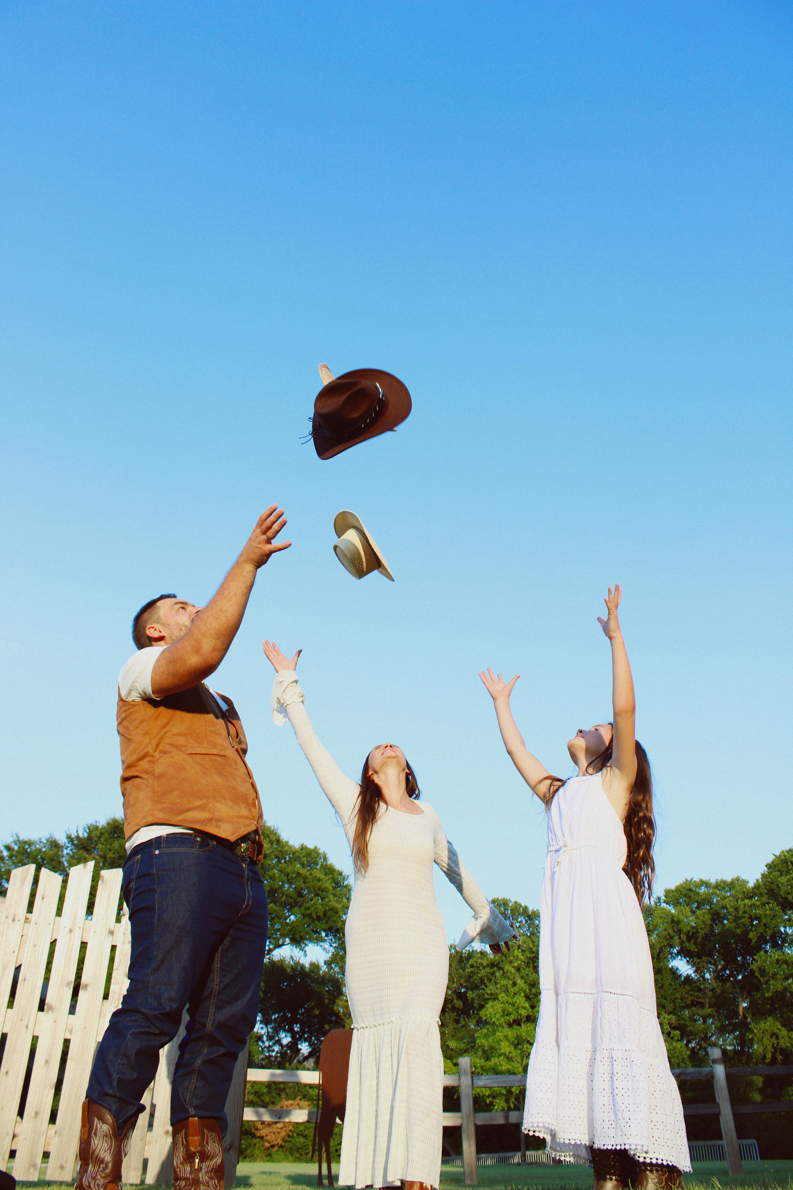 Texas Countryside Family Photoshoot in Cowboy Style. Lana Petrychenko — Portrait & Family Photographer. Valencia, Spain