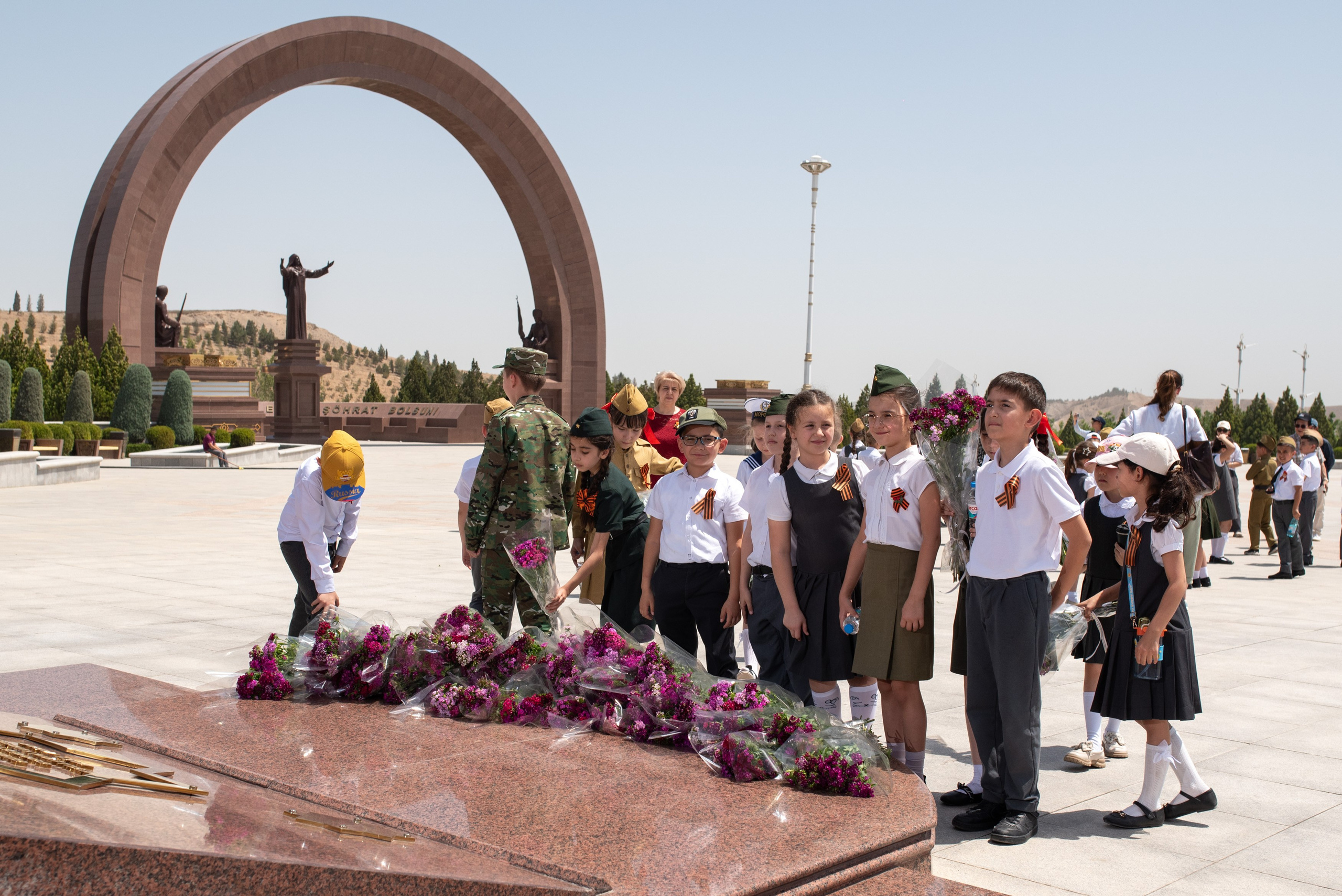 Вечный огонь 2"А» класс. Ваш фотограф в Ашхабаде Гамлет Осипов