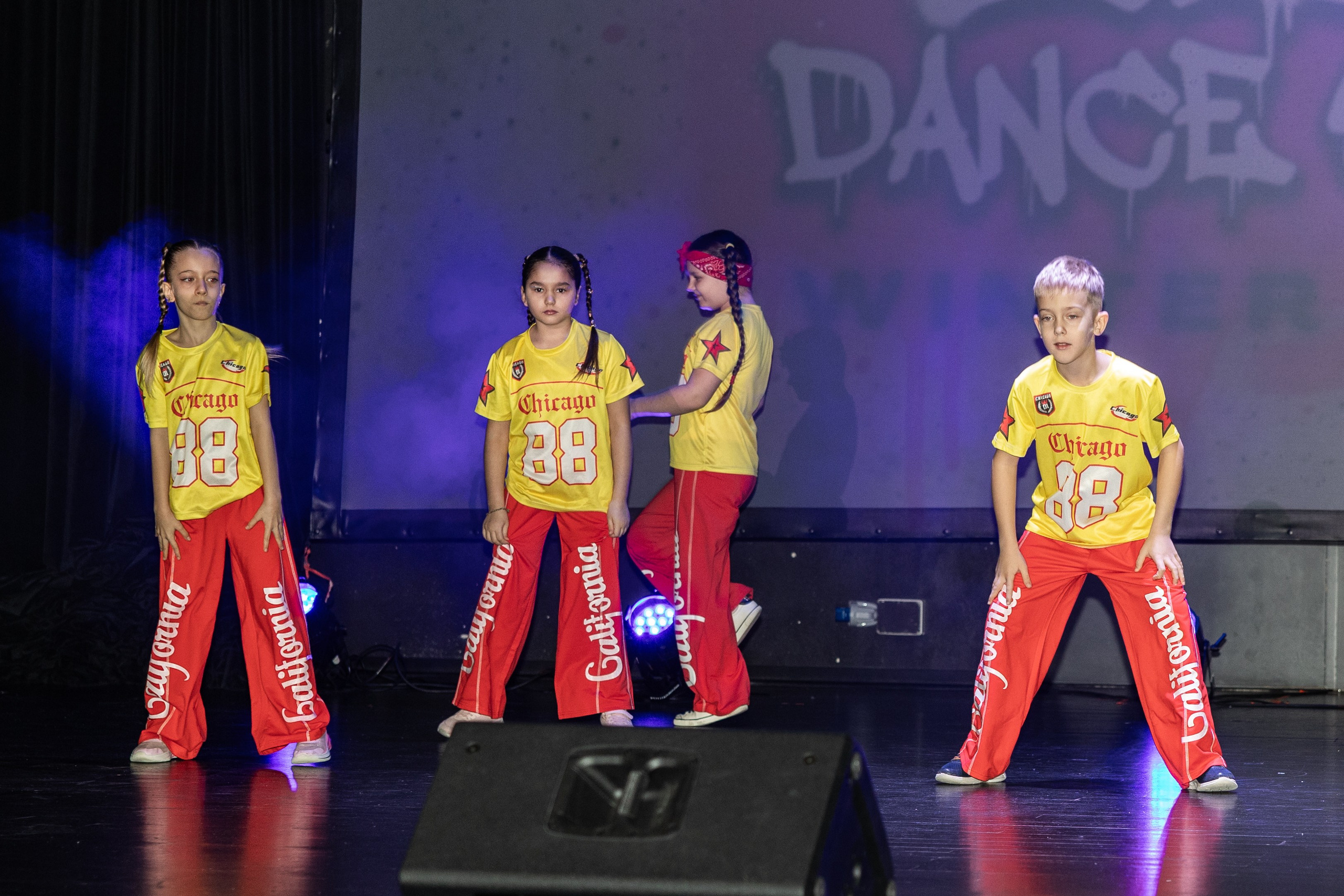 LEO DANCE SHOW WINTER 2025. Семейный и детский фотограф в Варшаве Мила Бобровская