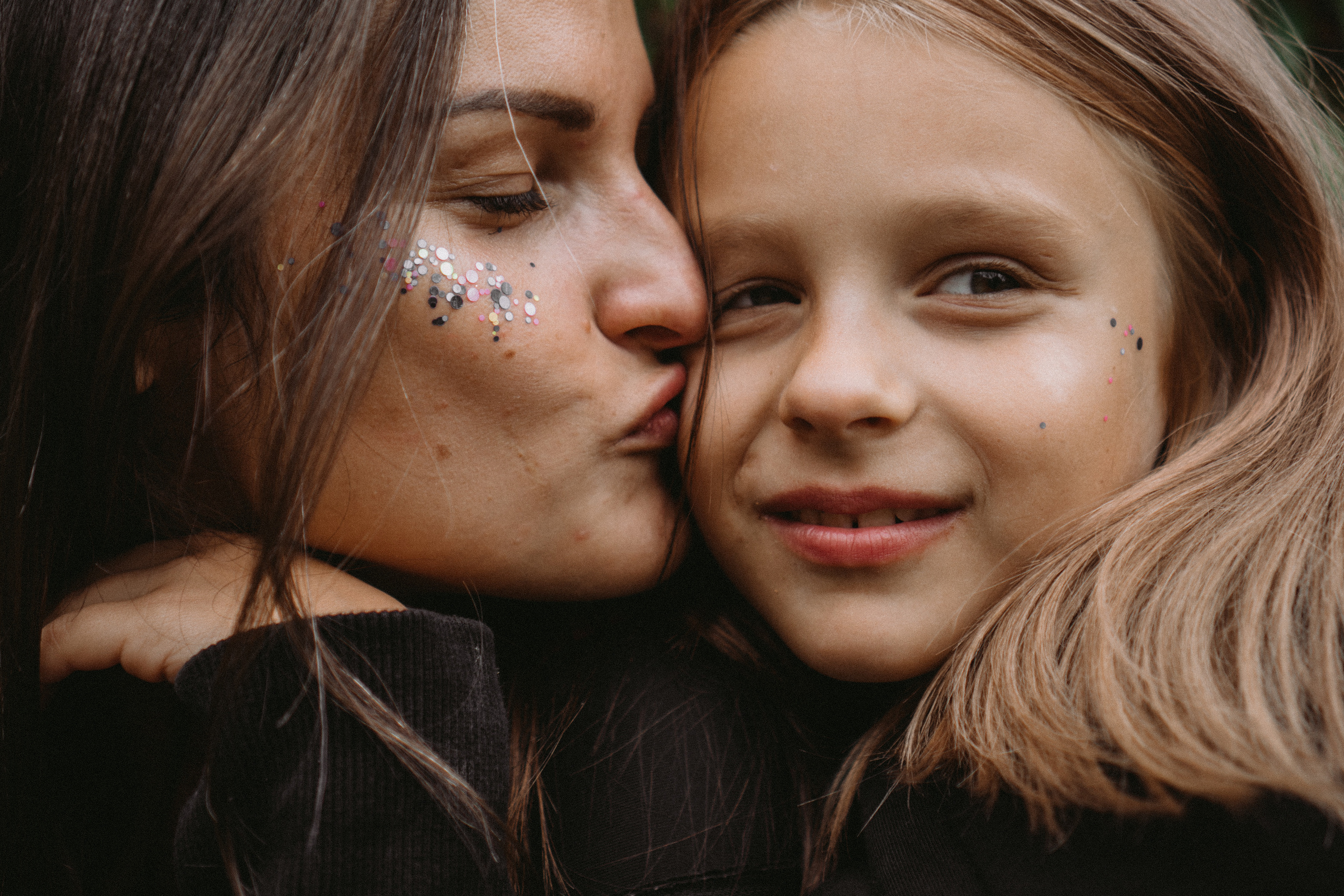 Free like the wind. Family photographer in Warsaw Sasha Zenzina