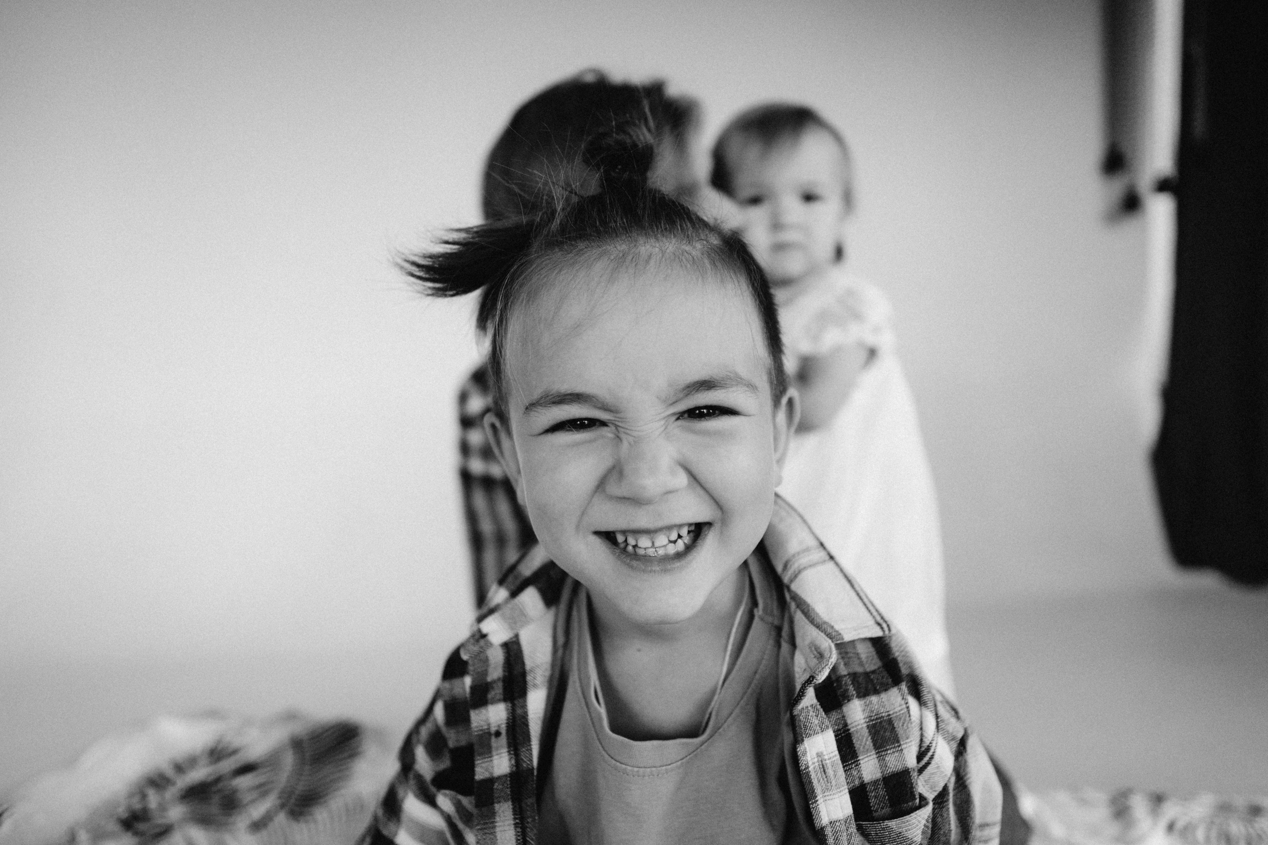 By Your Side. Family photographer in Warsaw Sasha Zenzina